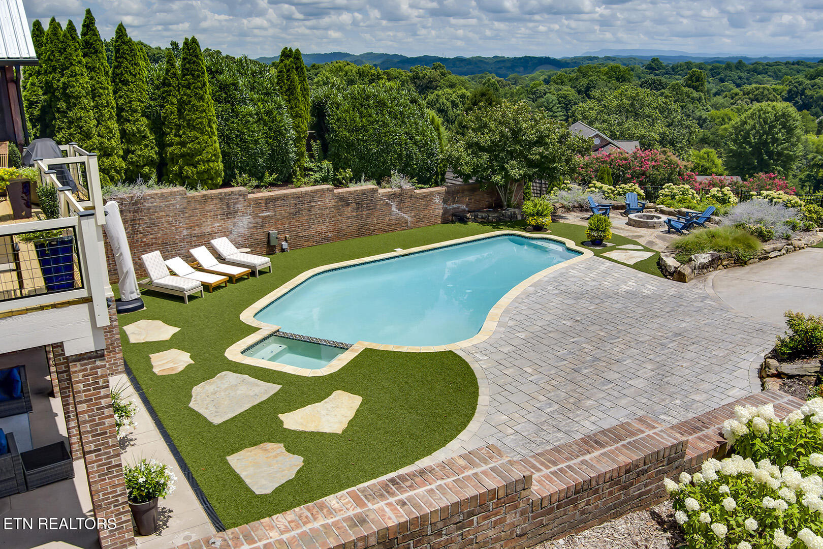 5500 Heathrow Drive