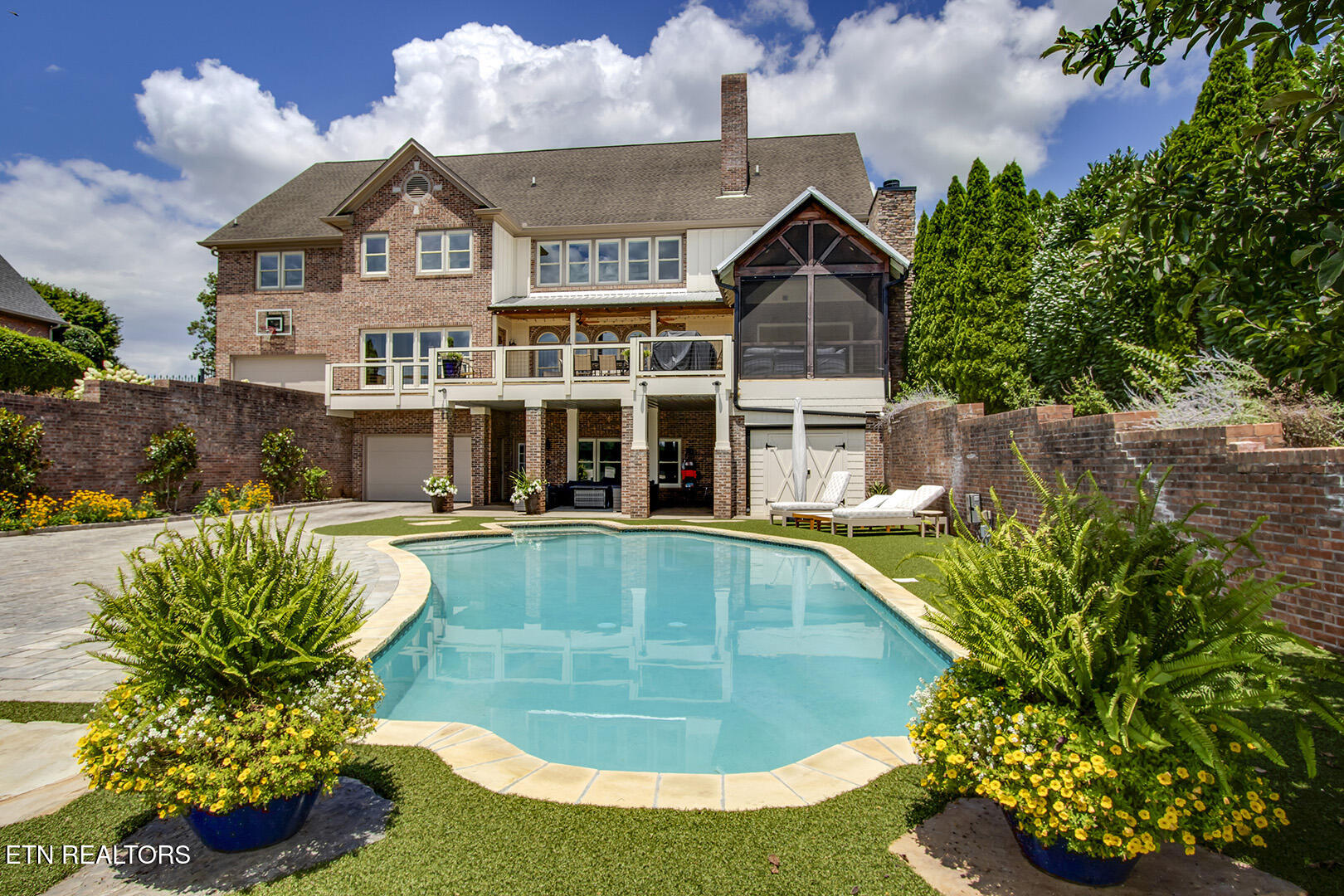5500 Heathrow Drive