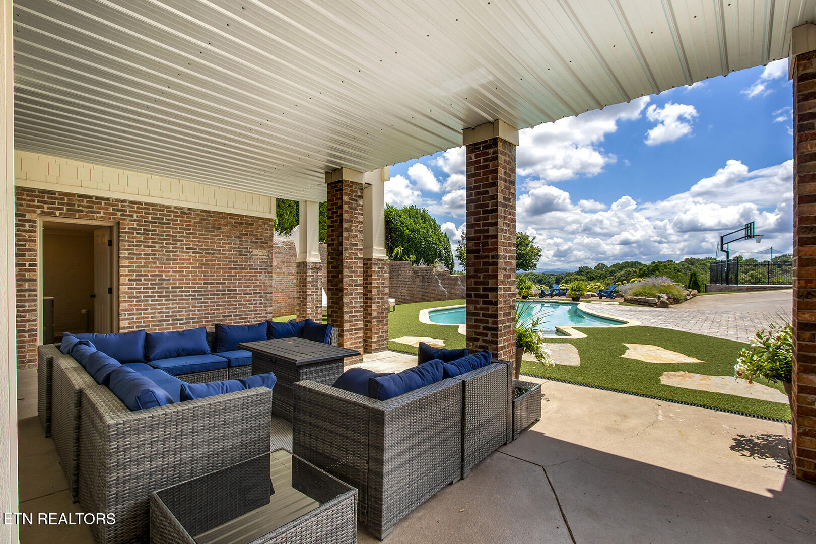 5500 Heathrow Drive