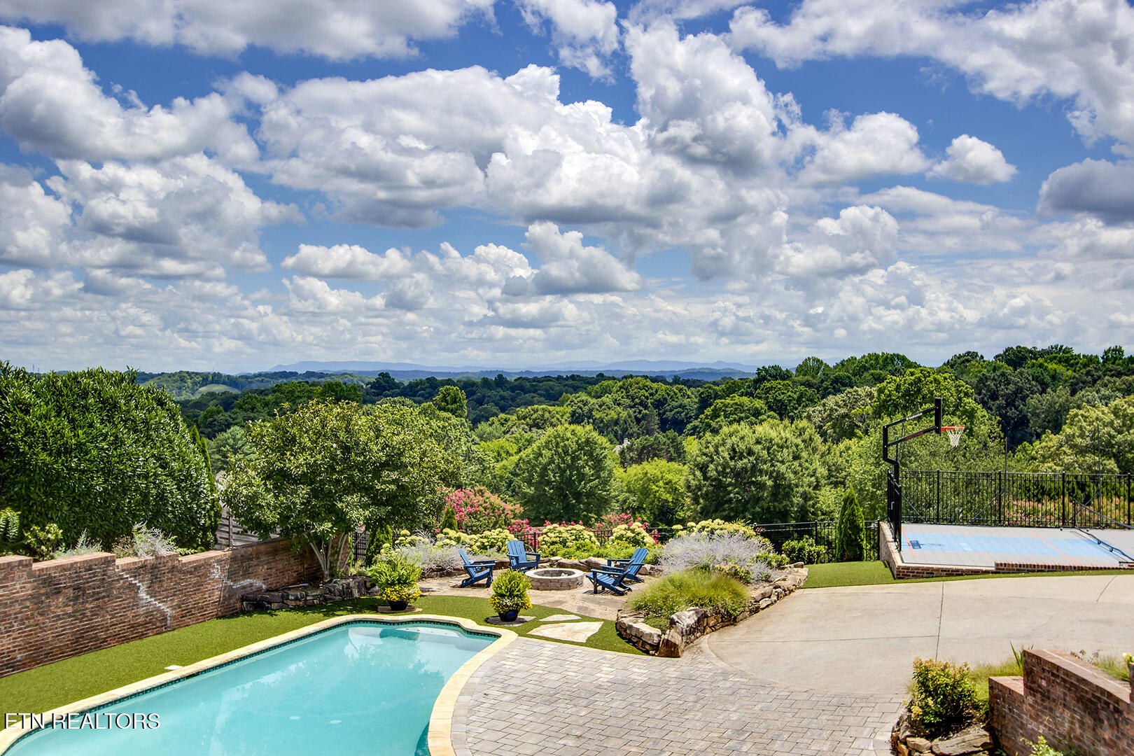 5500 Heathrow Drive