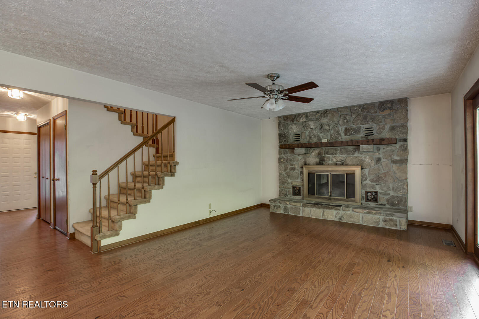 1560 Bluebird Cove Lane