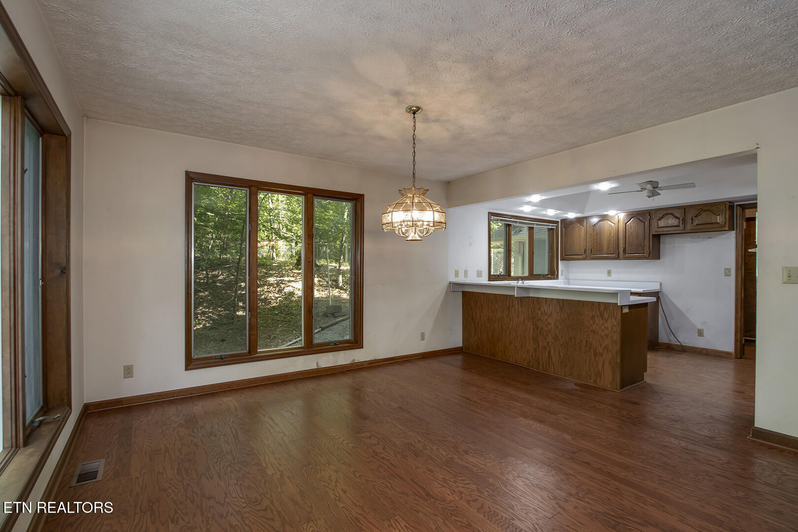 1560 Bluebird Cove Lane