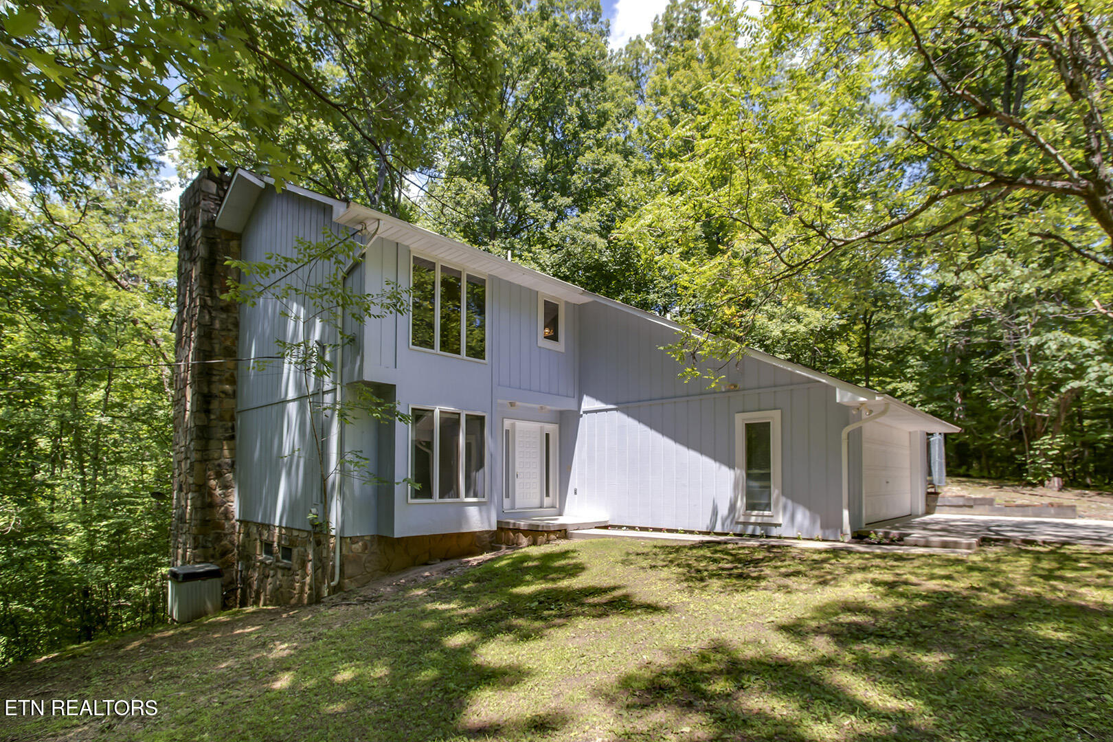 1560 Bluebird Cove Lane