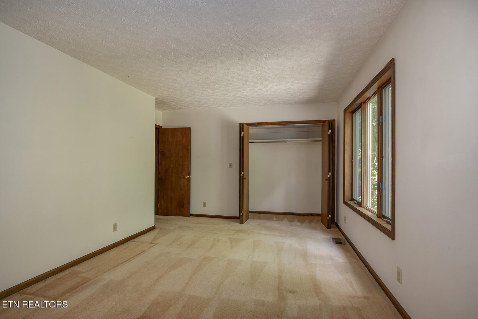 1560 Bluebird Cove Lane