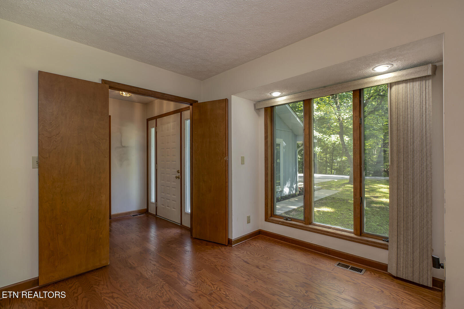1560 Bluebird Cove Lane