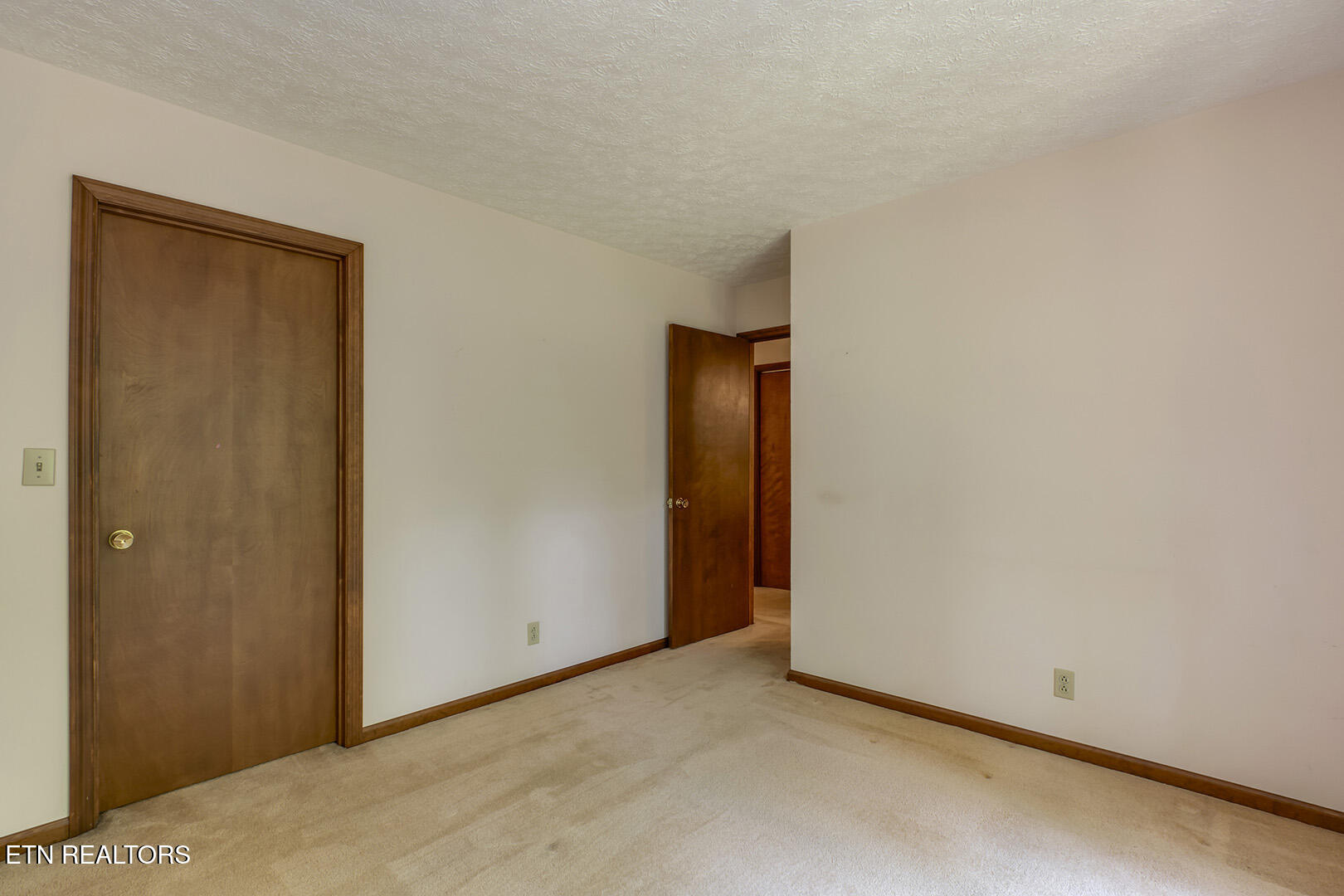 1560 Bluebird Cove Lane