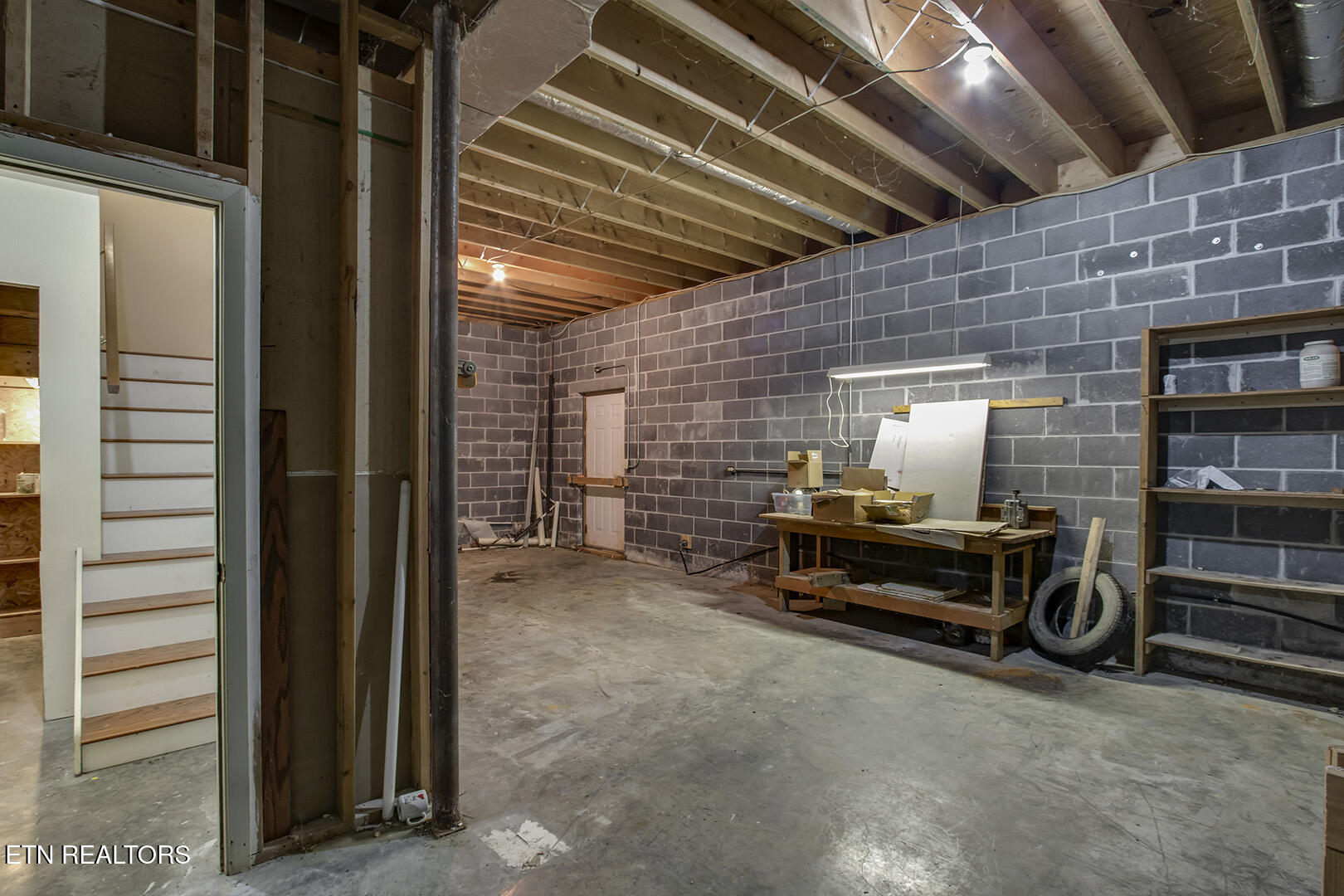 1560 Bluebird Cove Lane