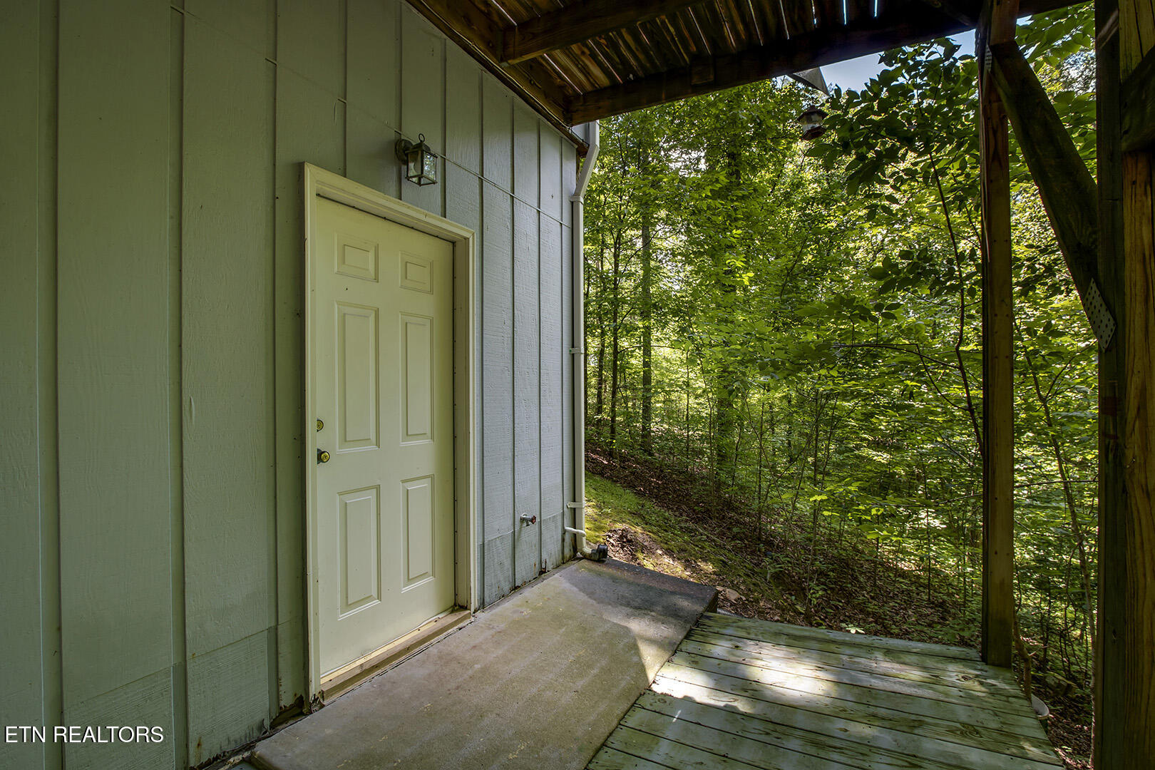 1560 Bluebird Cove Lane