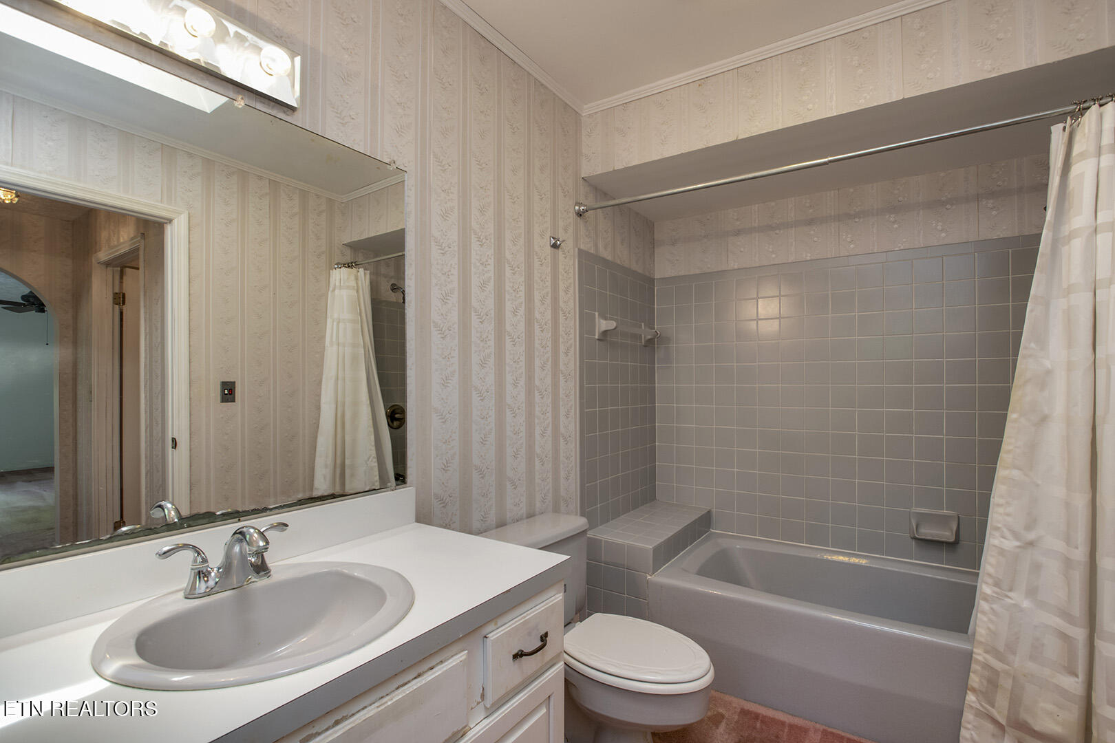 1560 Bluebird Cove Lane