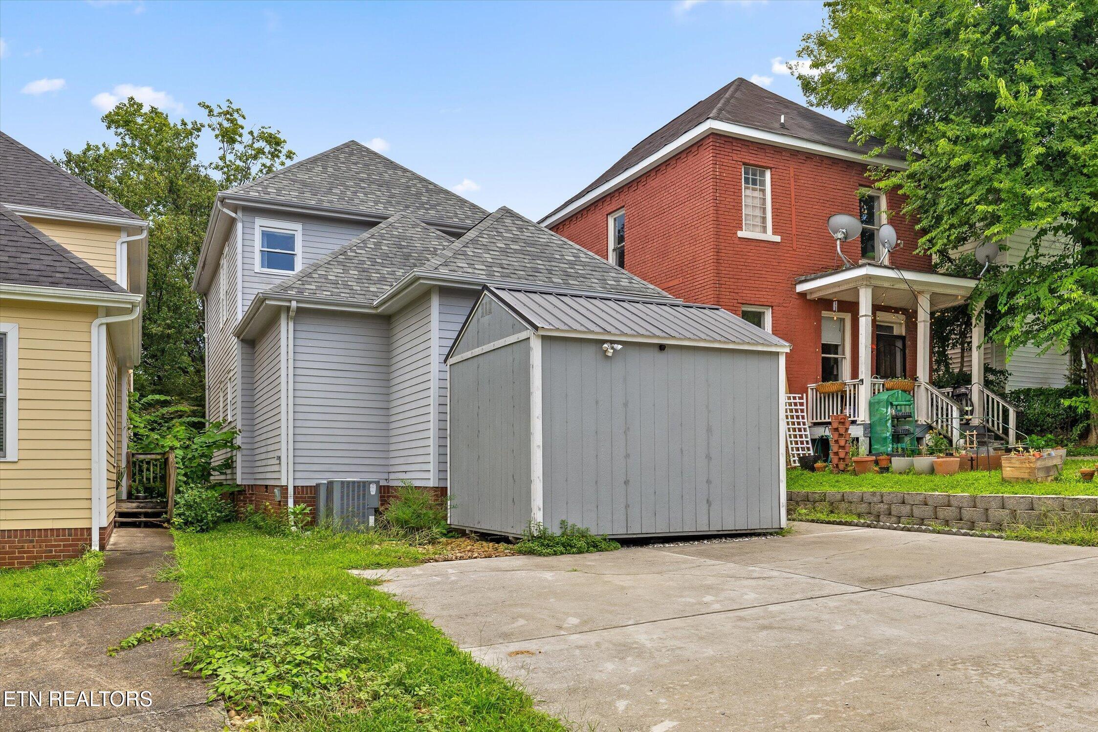 803 Fairview Ave