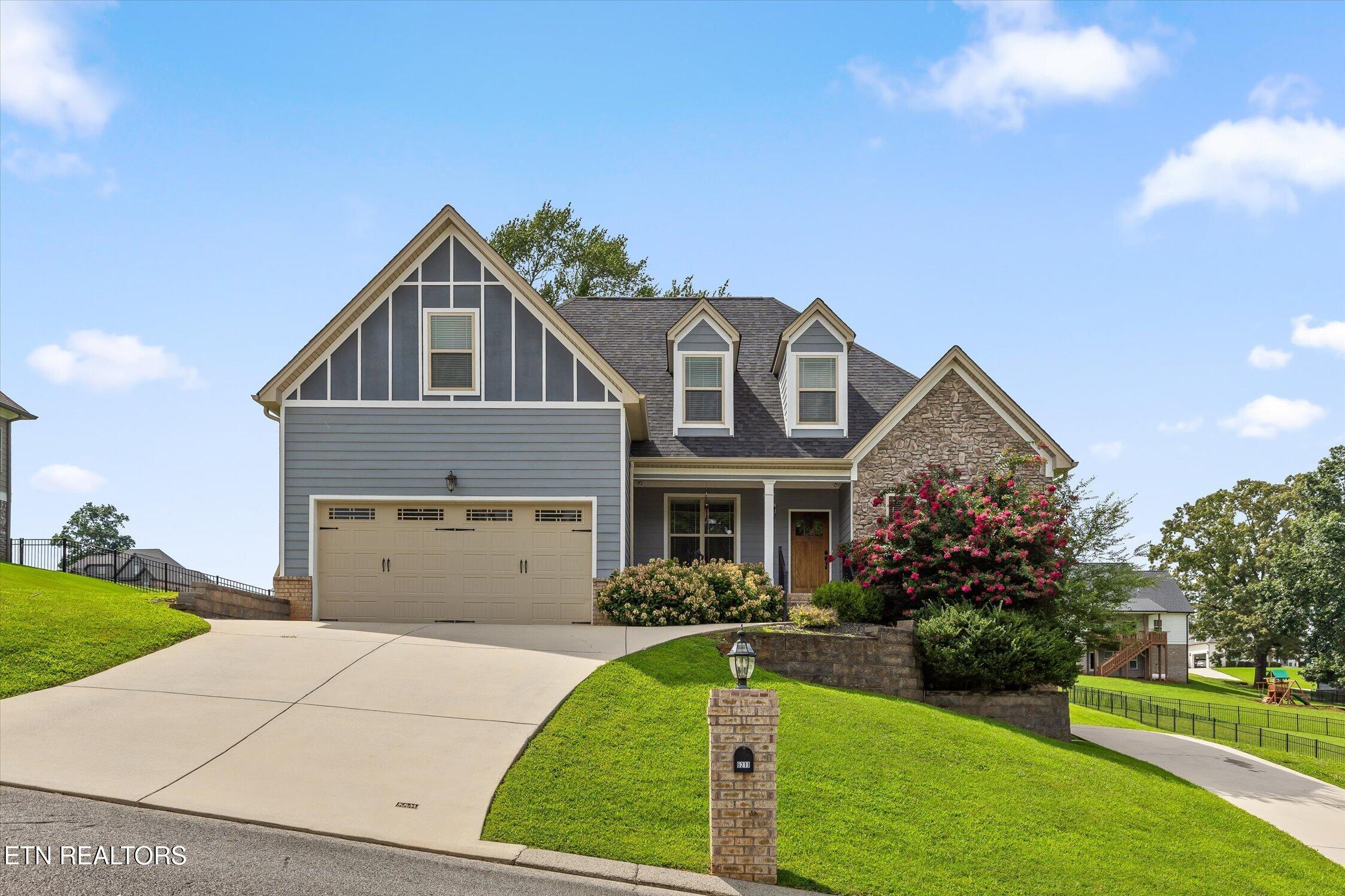 6211 Stoney River Drive