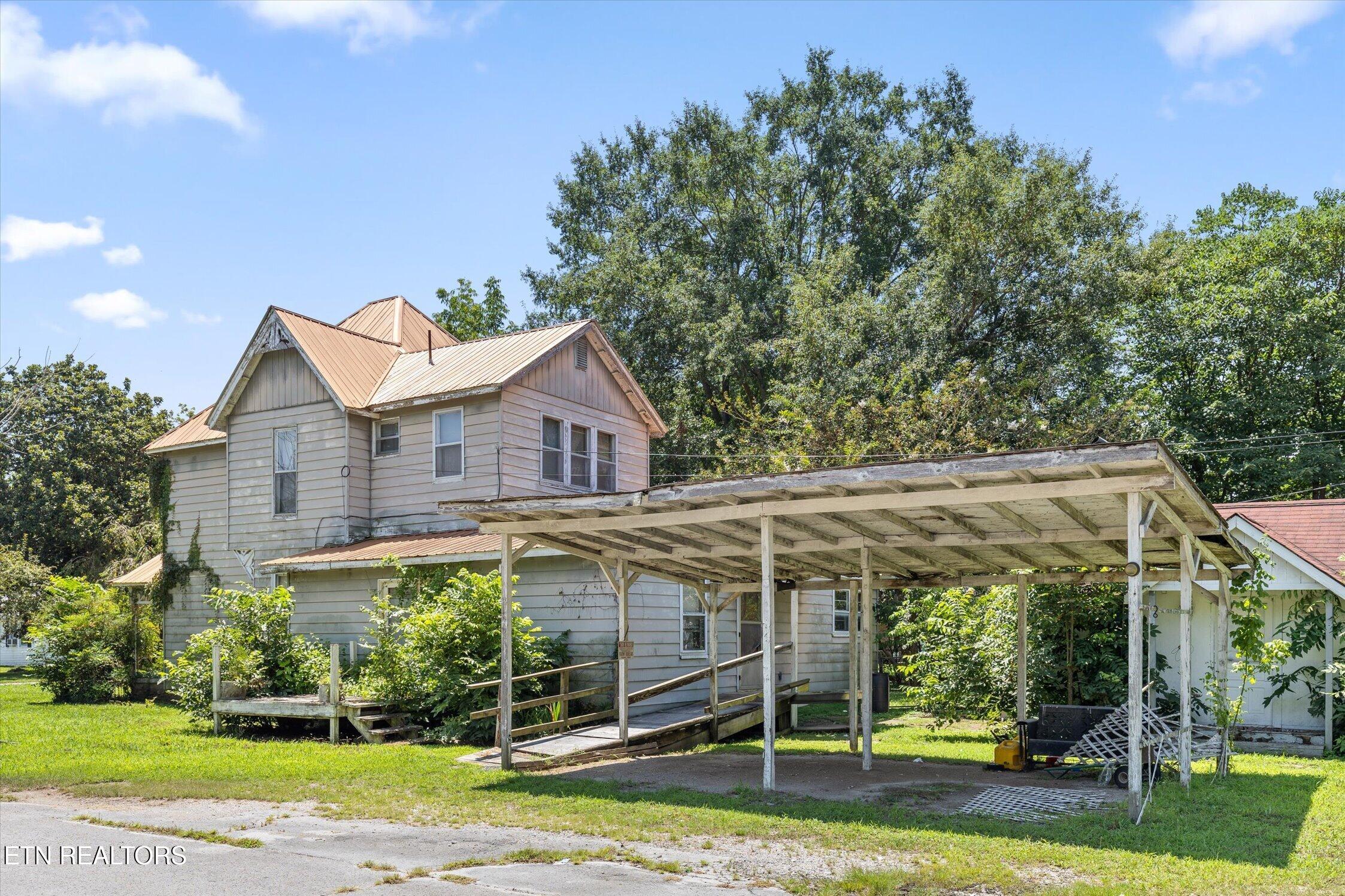 1700 Marion Ave