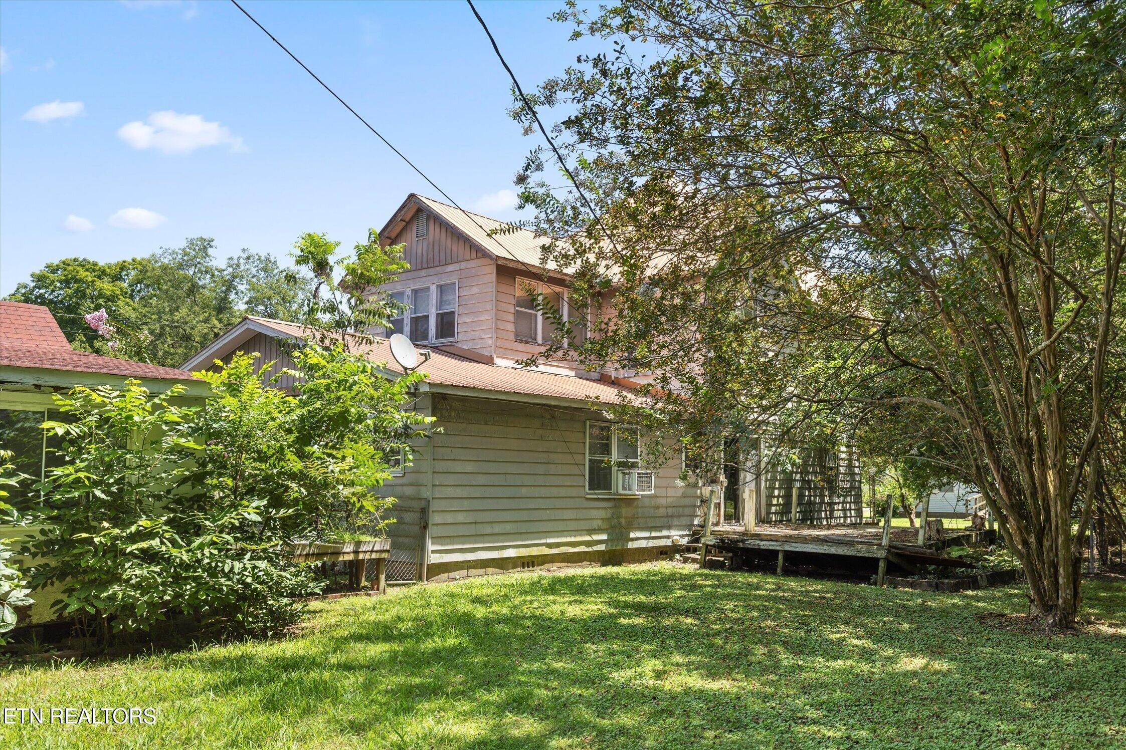 1700 Marion Ave