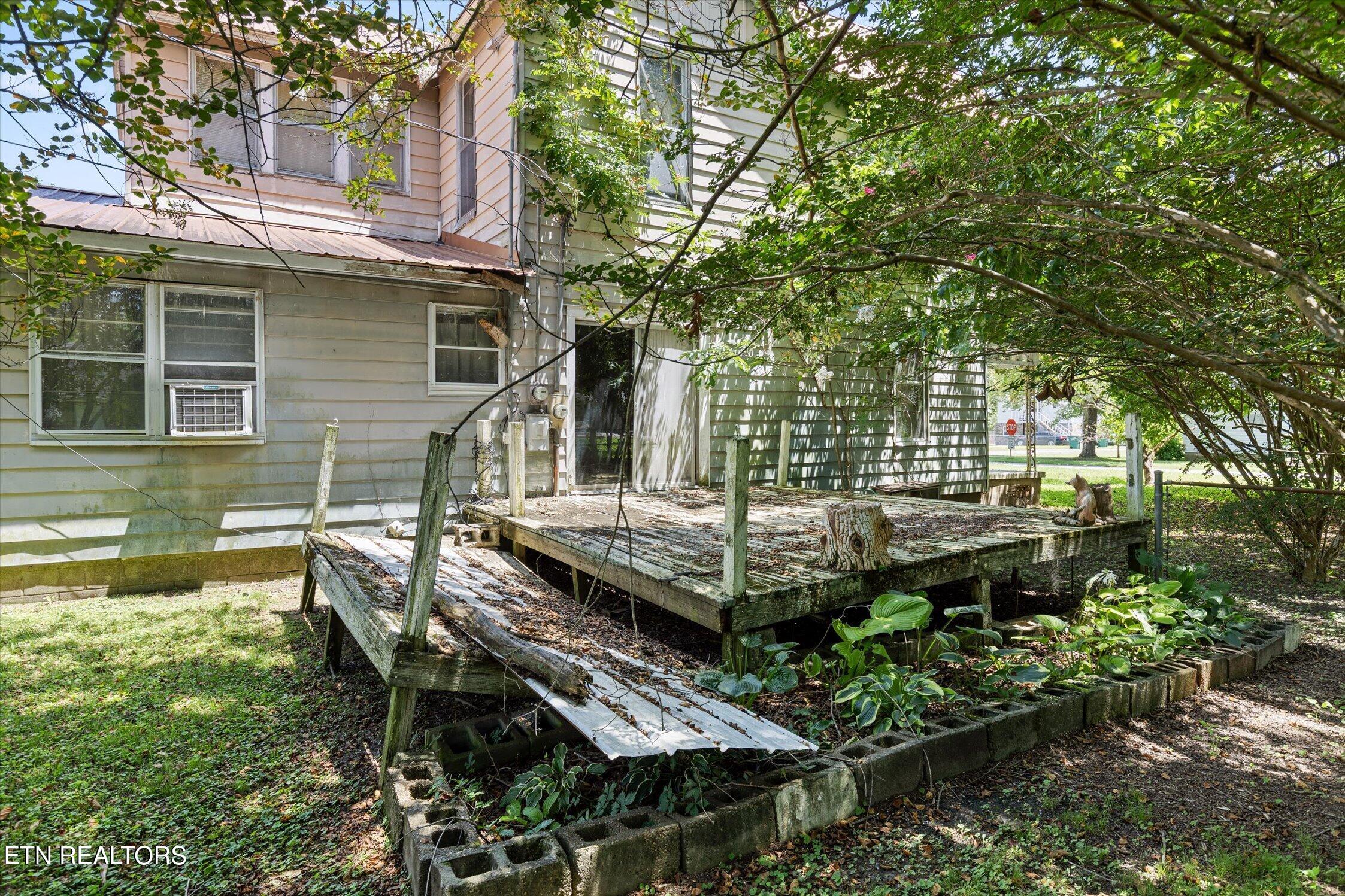 1700 Marion Ave