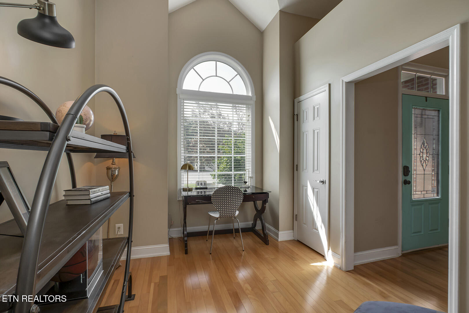 8511 King Arthur Lane