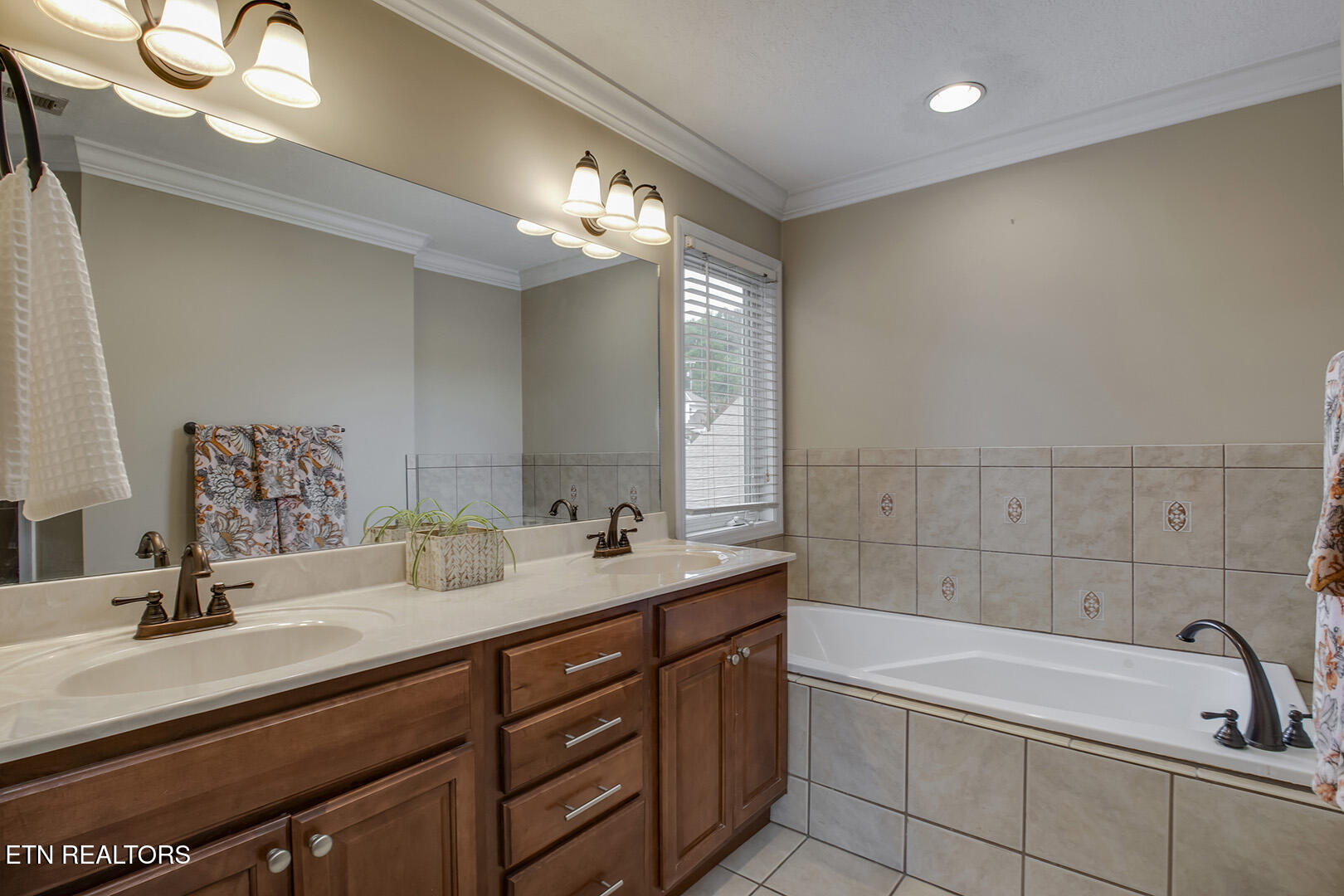 8511 King Arthur Lane