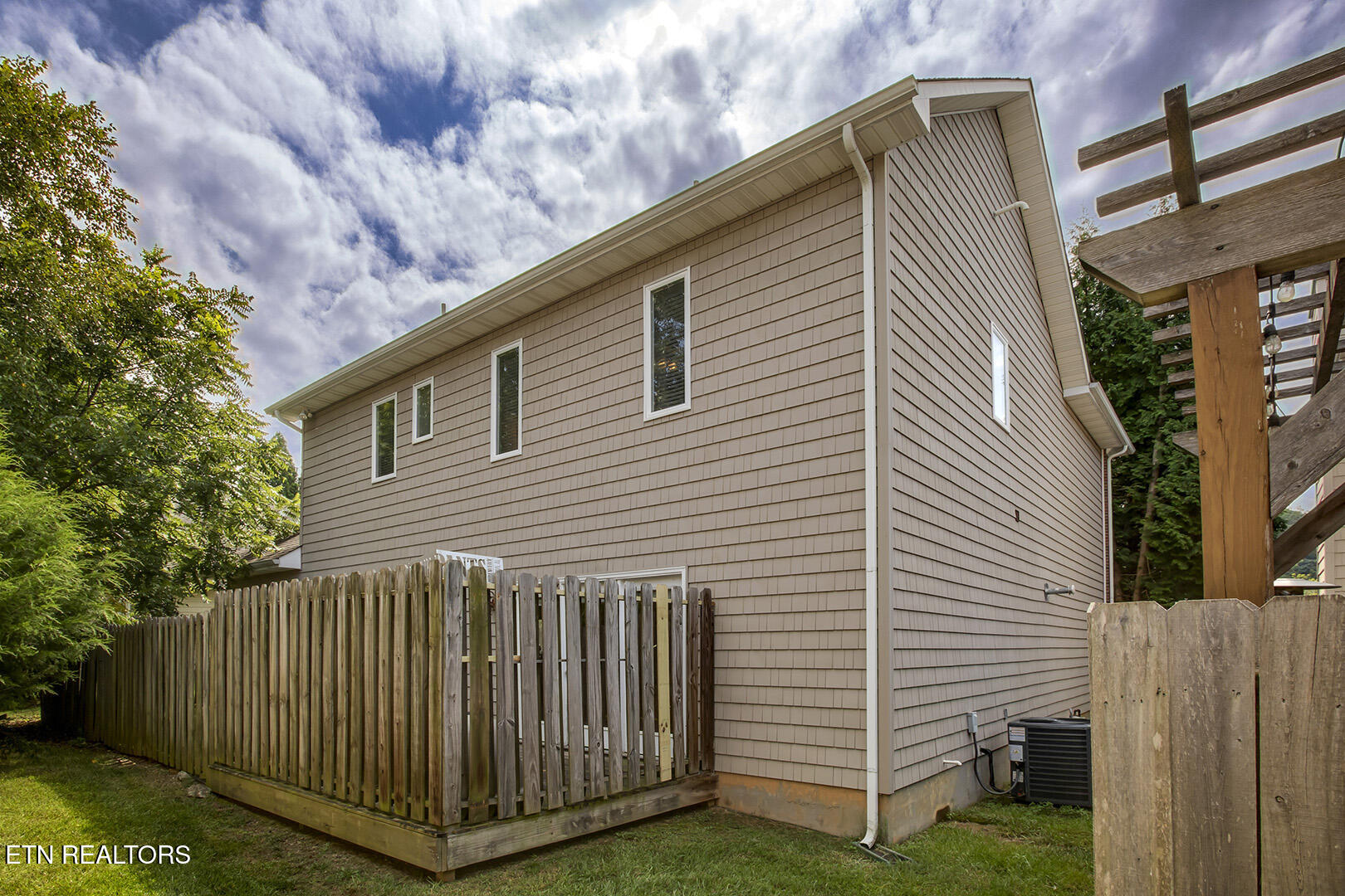 8511 King Arthur Lane