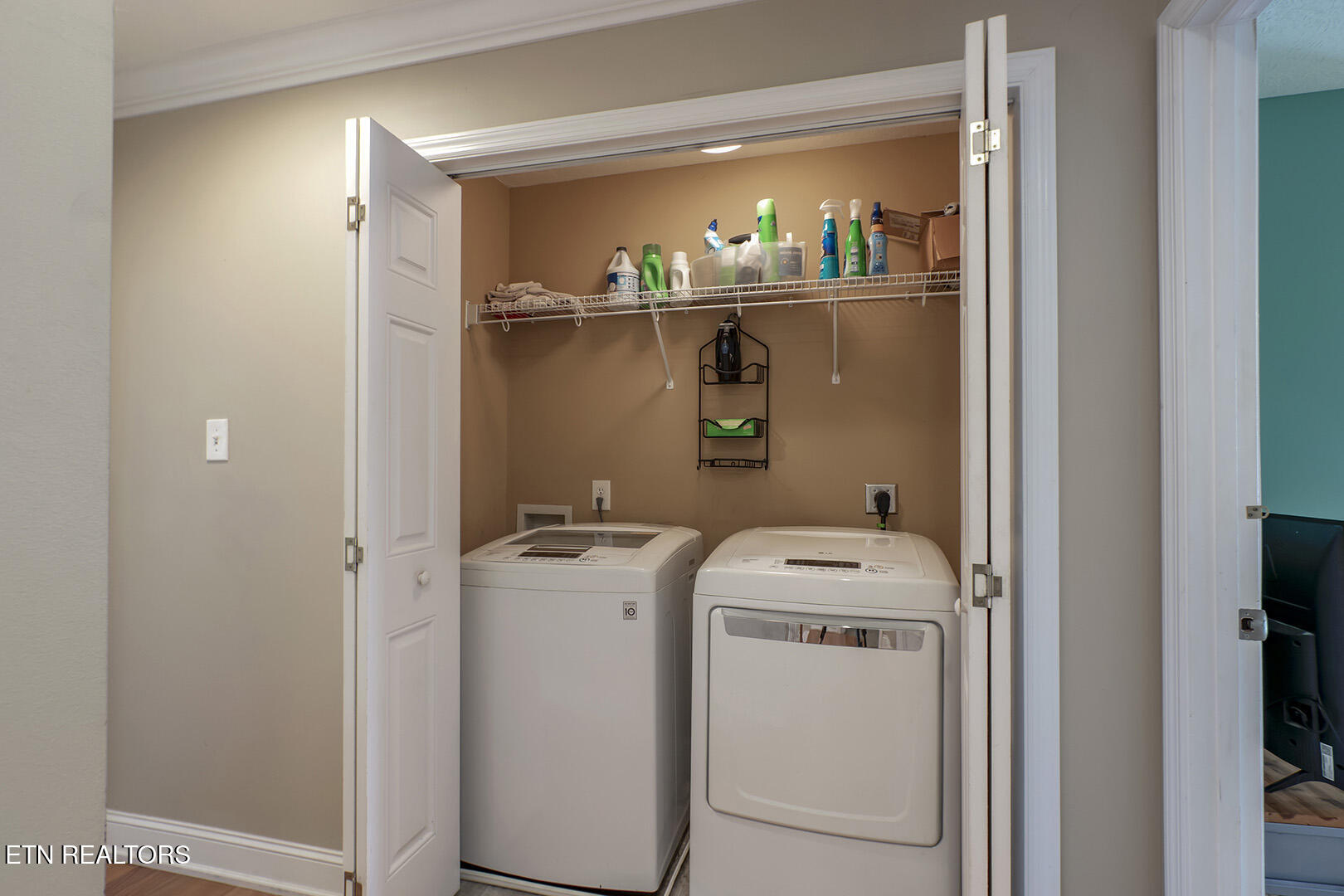 8511 King Arthur Lane