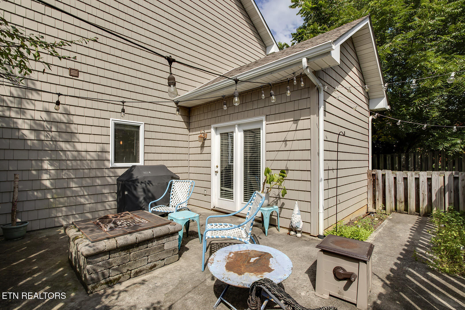 8511 King Arthur Lane