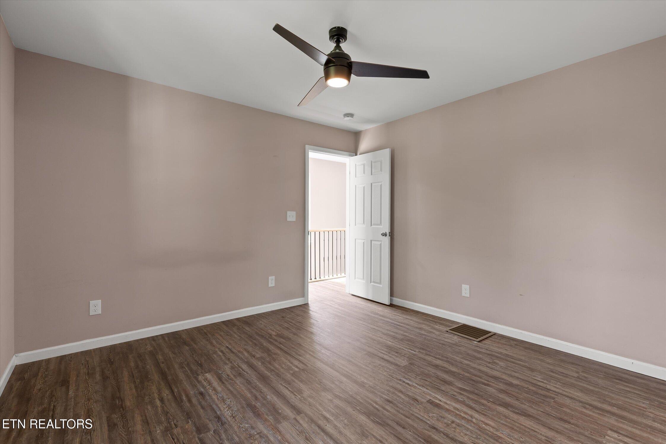 3915 Meadow Lane