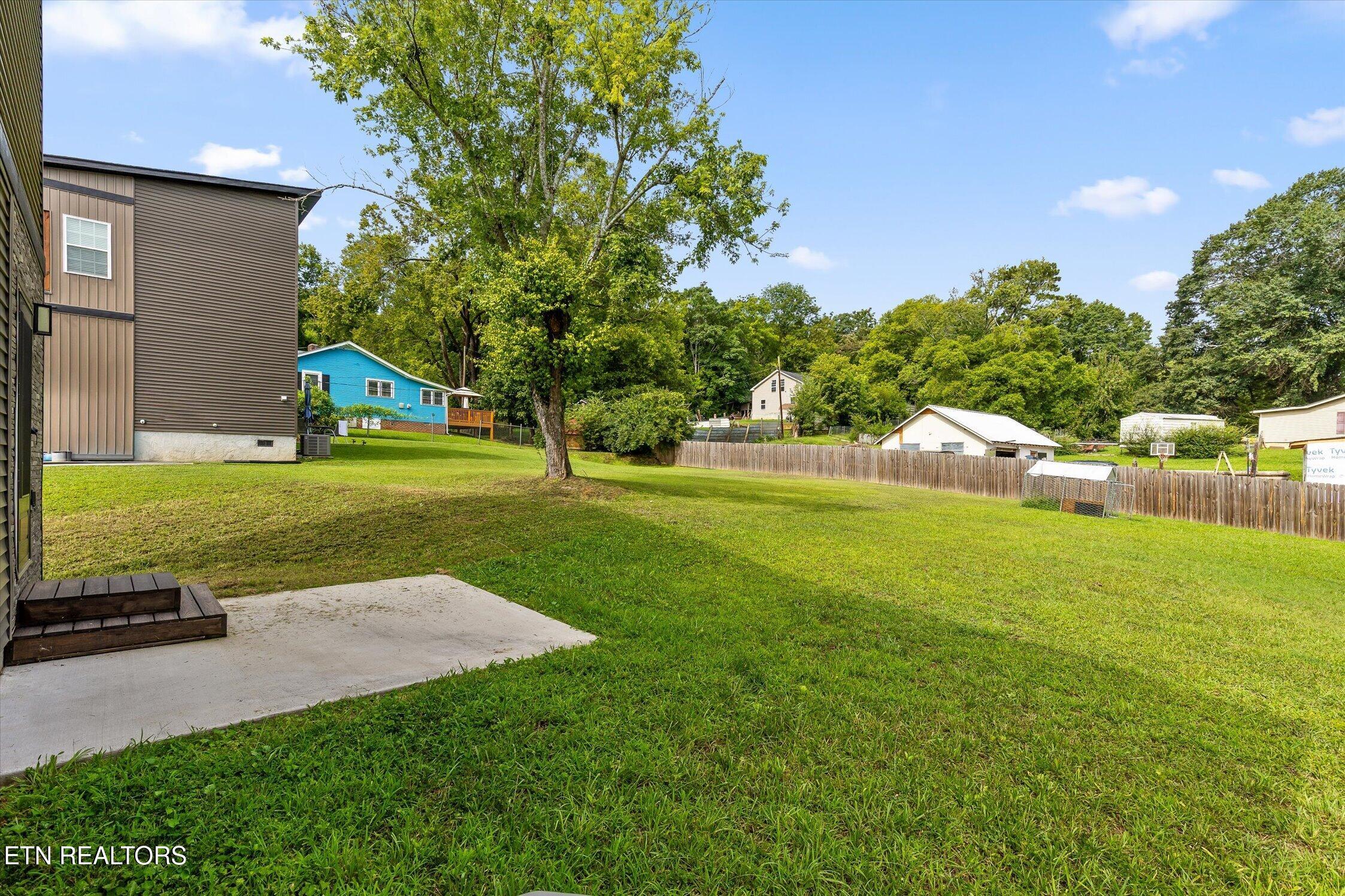 3915 Meadow Lane