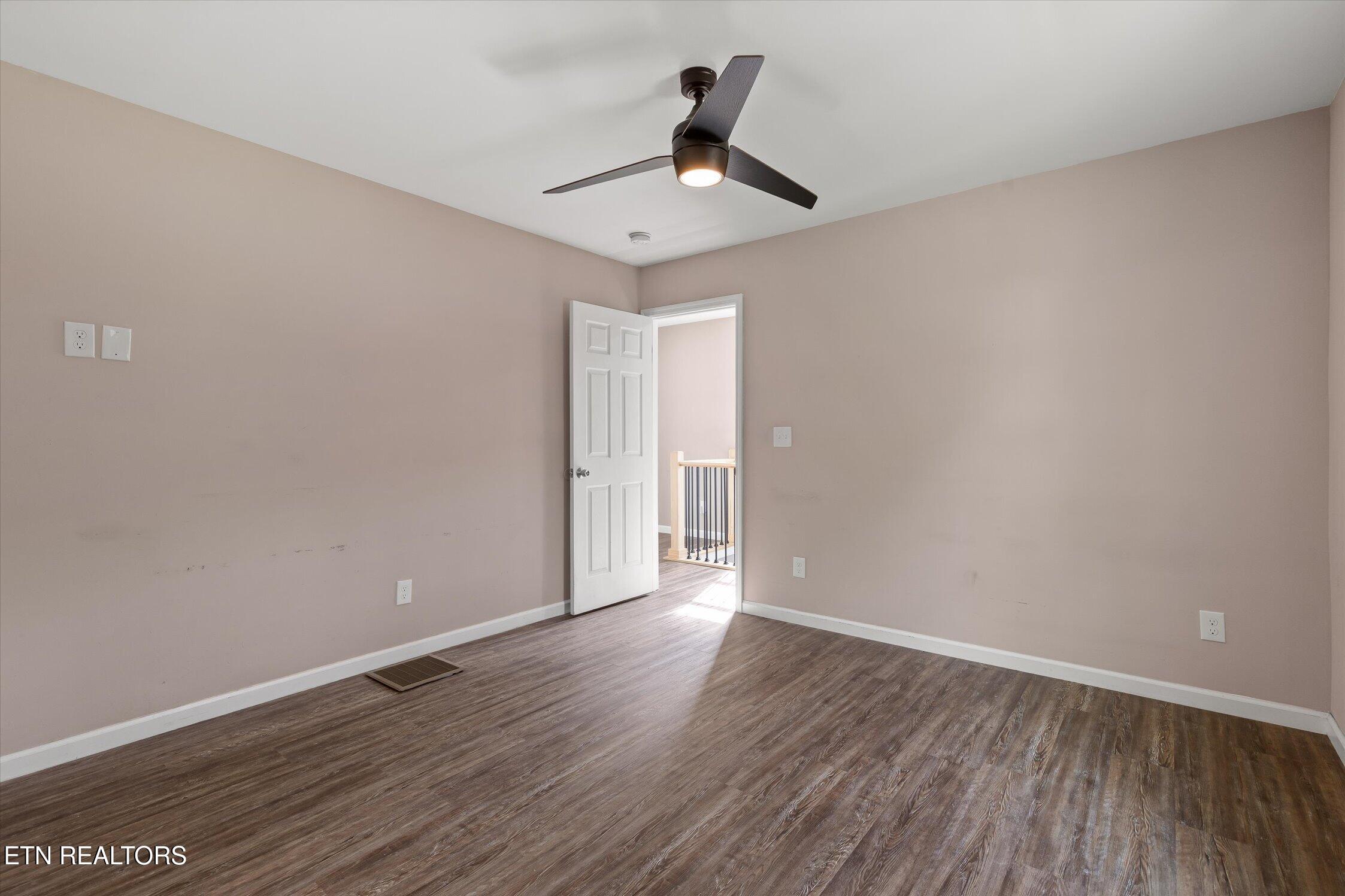 3915 Meadow Lane