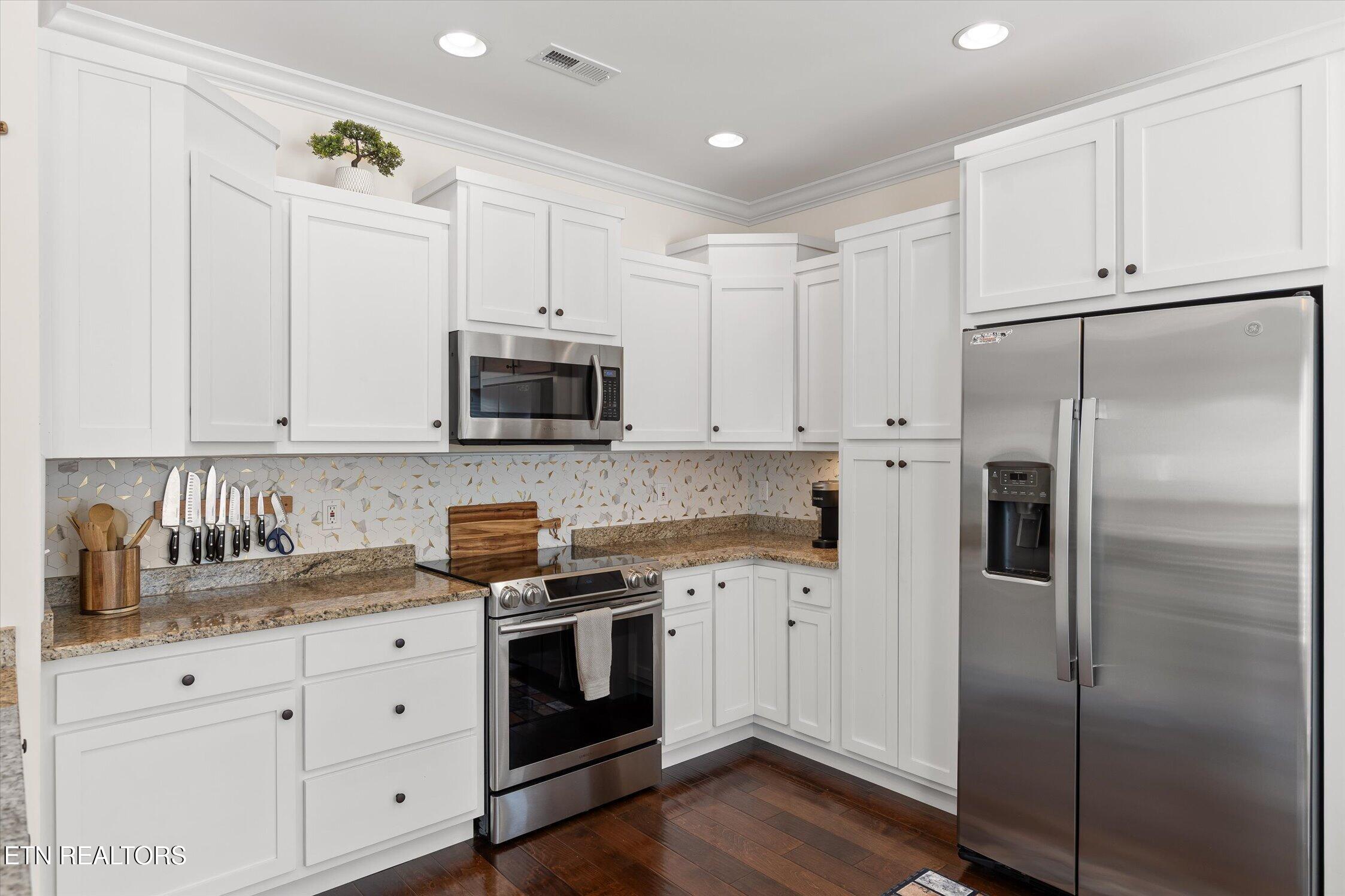 5979 Winding Lane