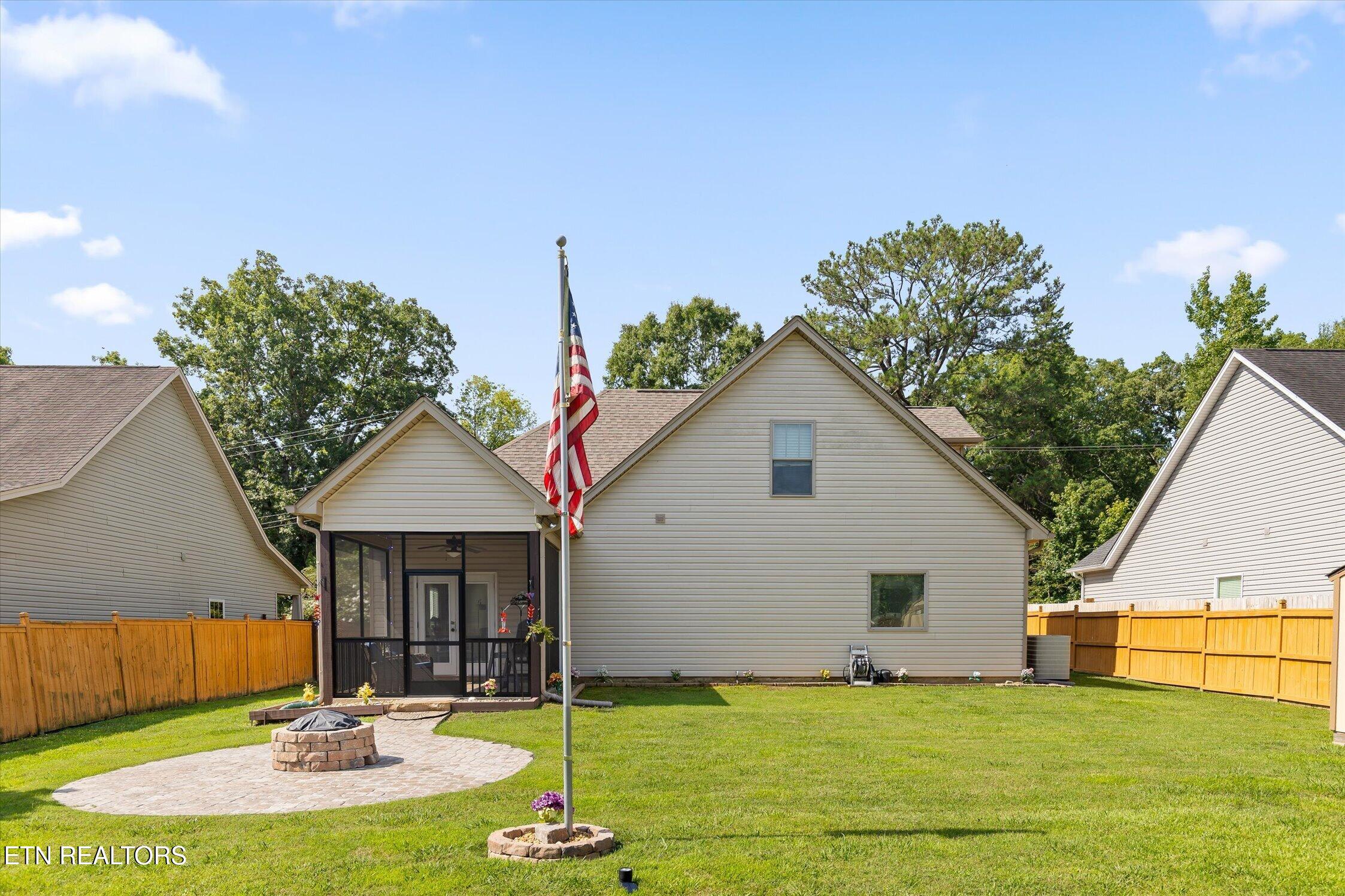 5979 Winding Lane