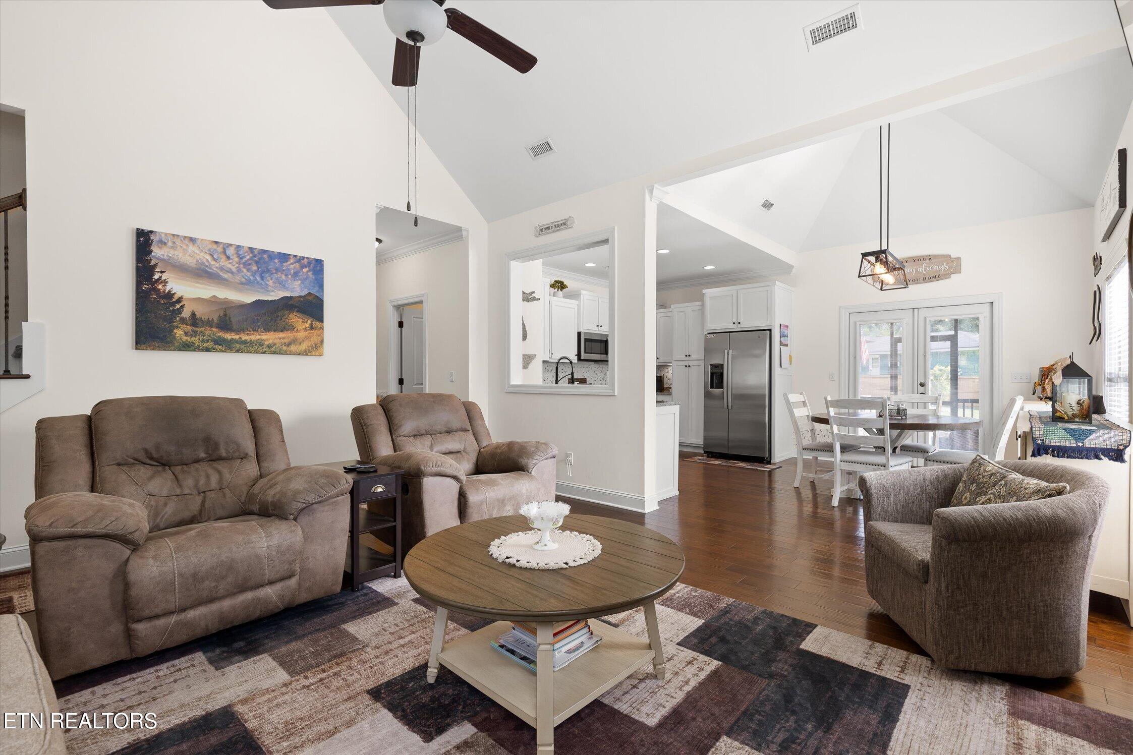 5979 Winding Lane