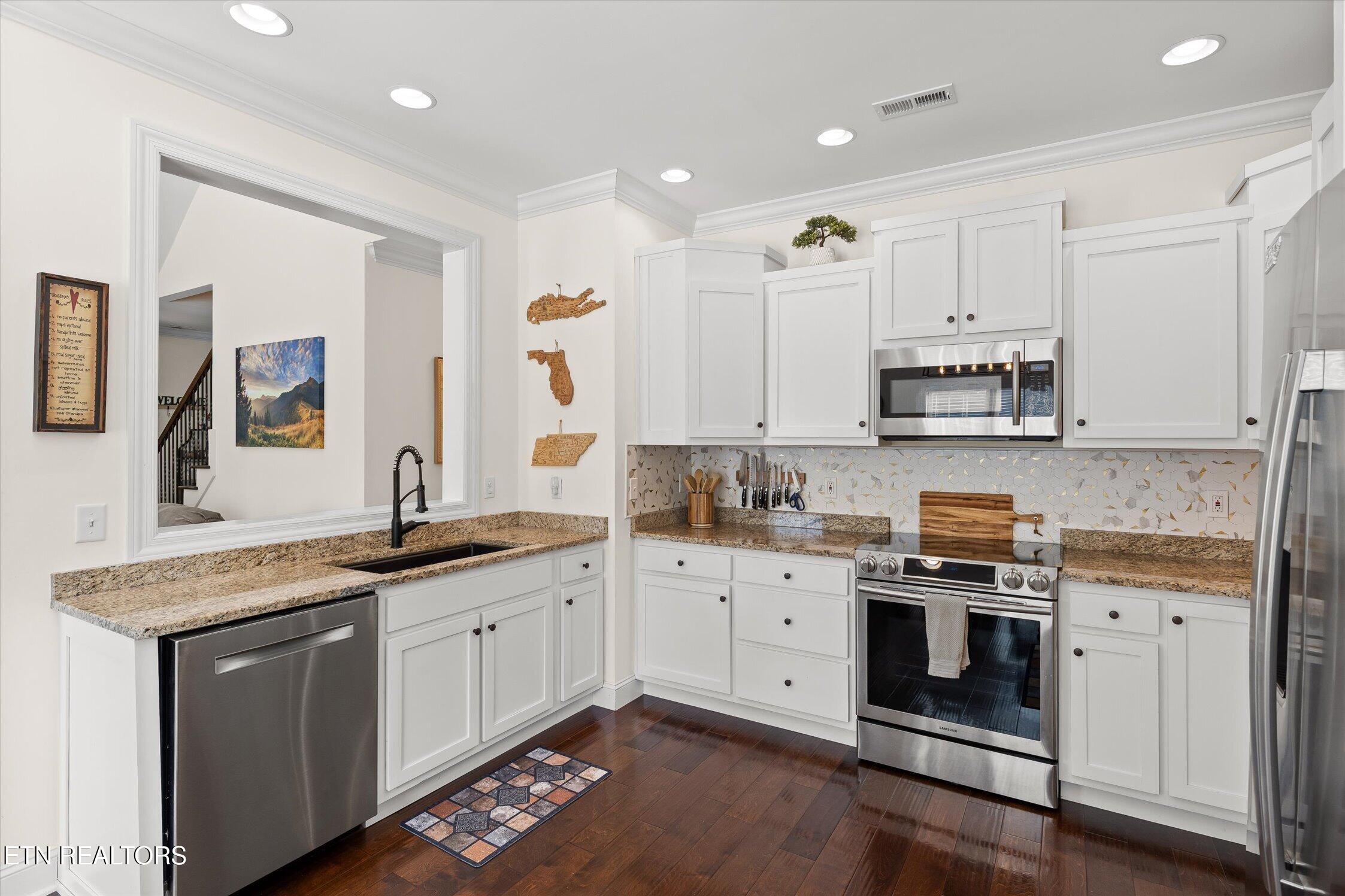 5979 Winding Lane