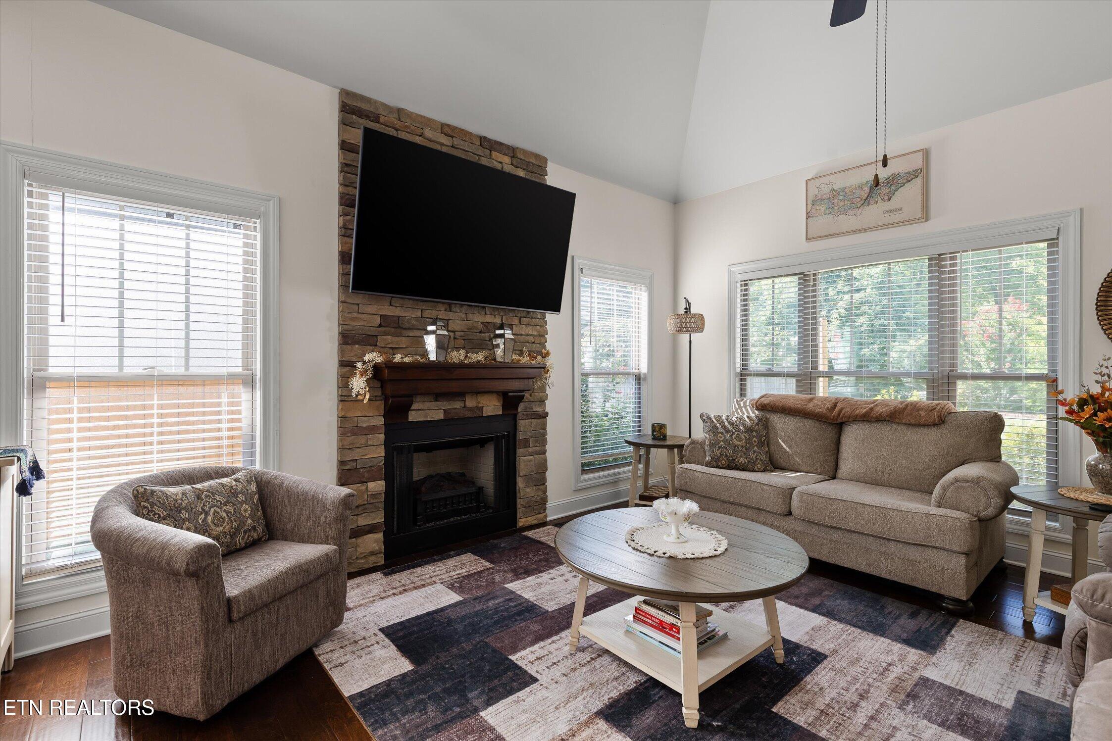 5979 Winding Lane