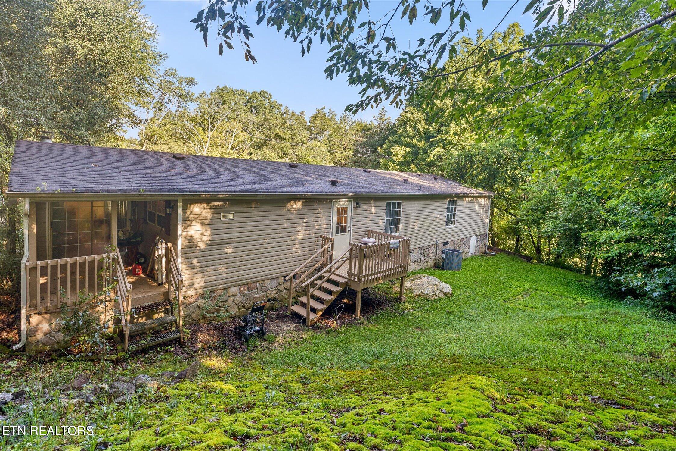 7452 Gates Rd