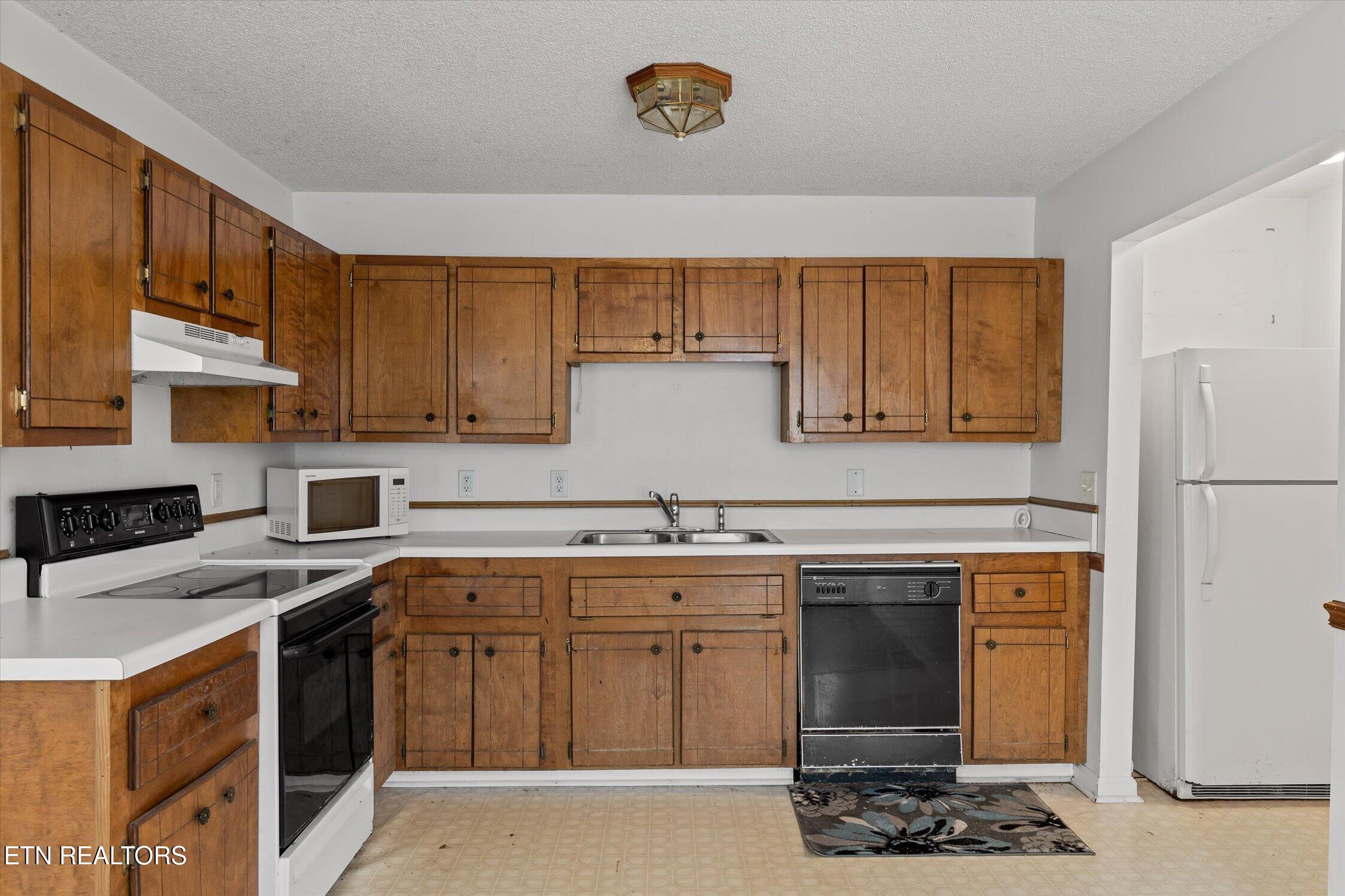 14319 Bluffview Drive