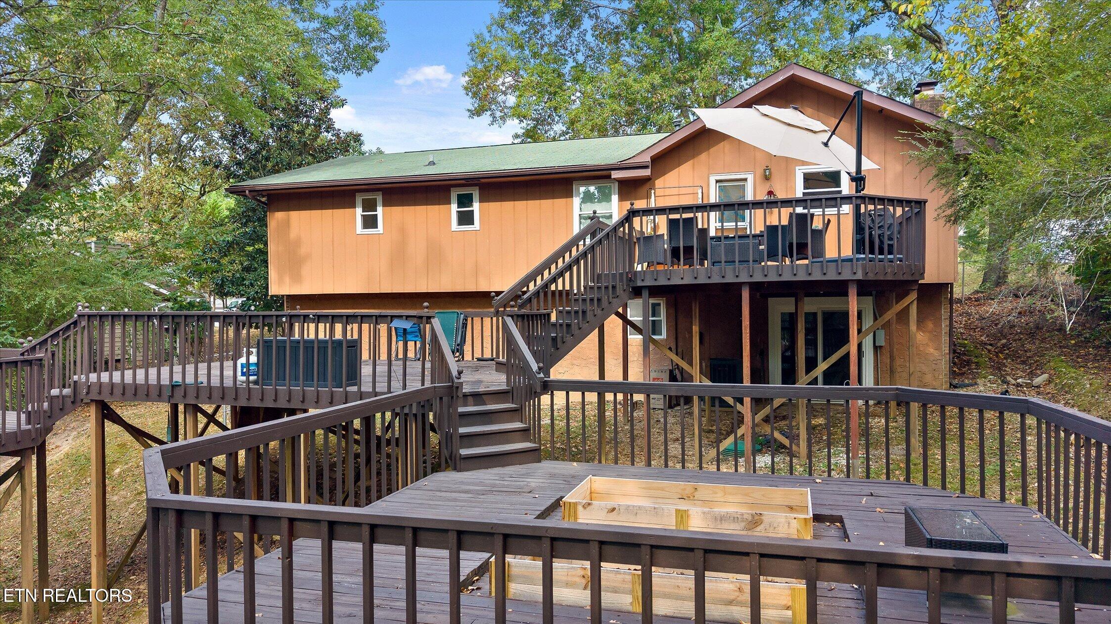 6221 Celtic Drive