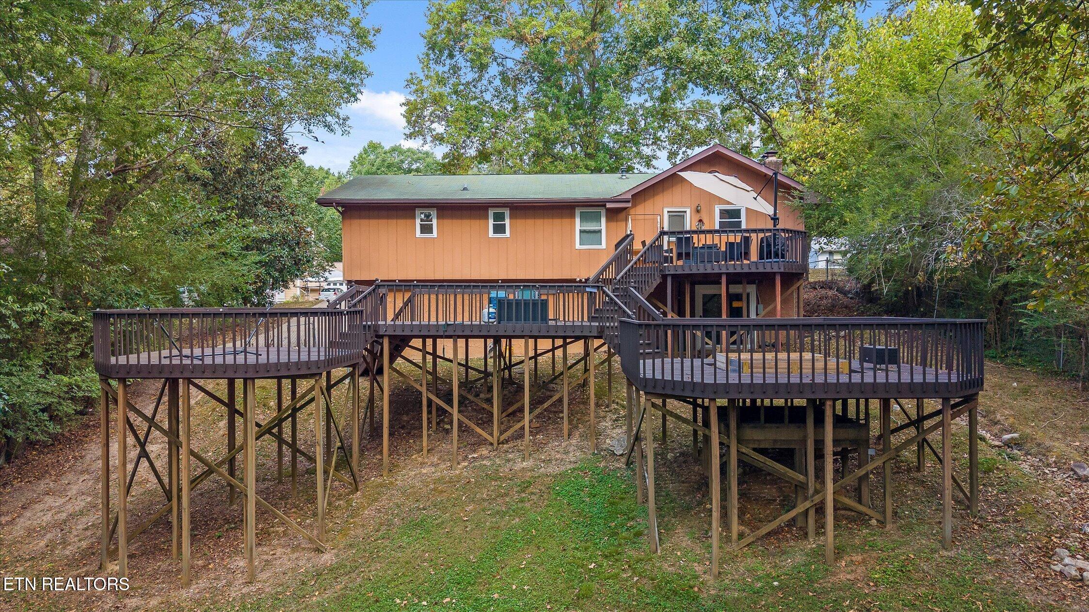 6221 Celtic Drive