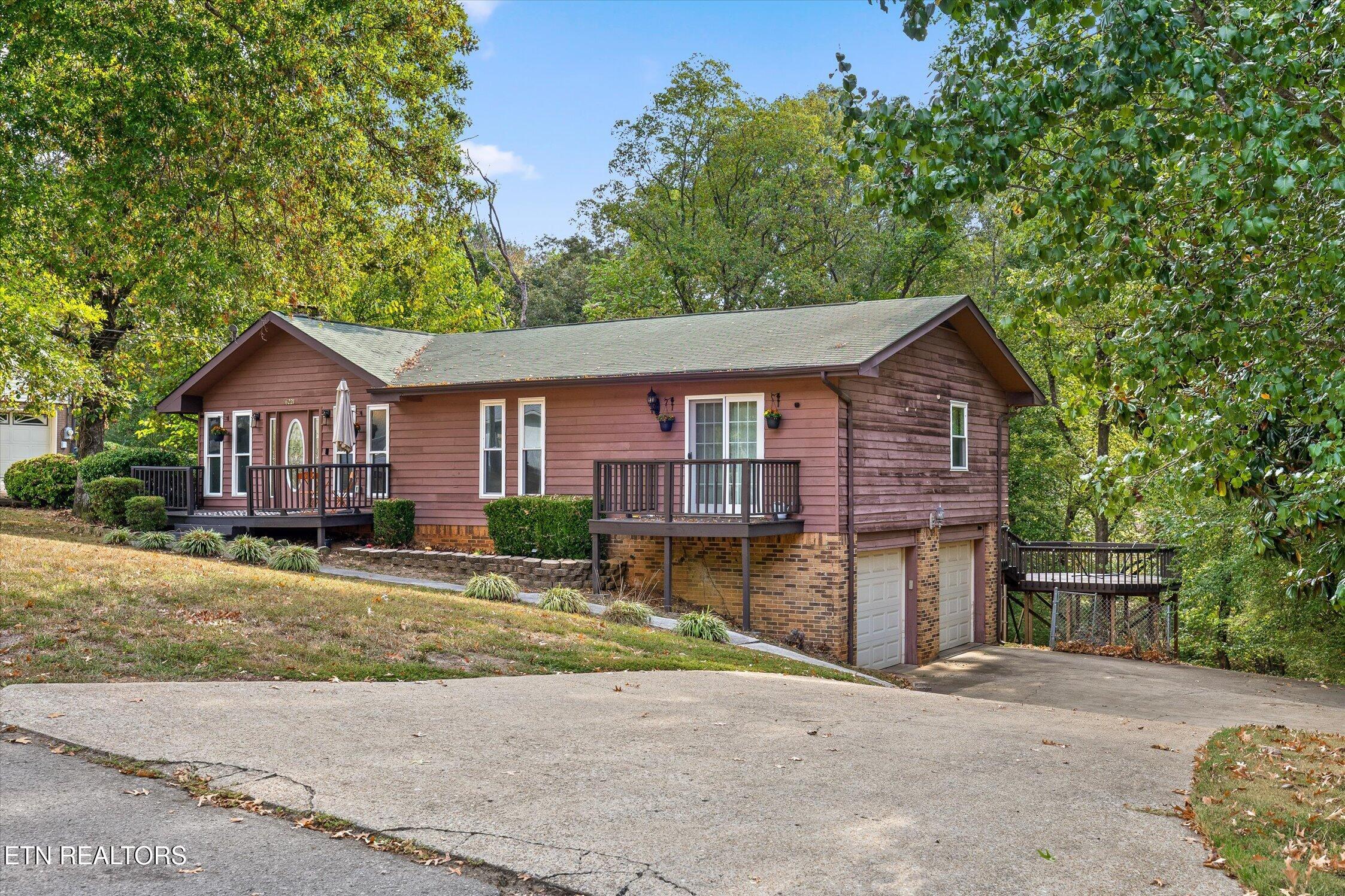 6221 Celtic Drive