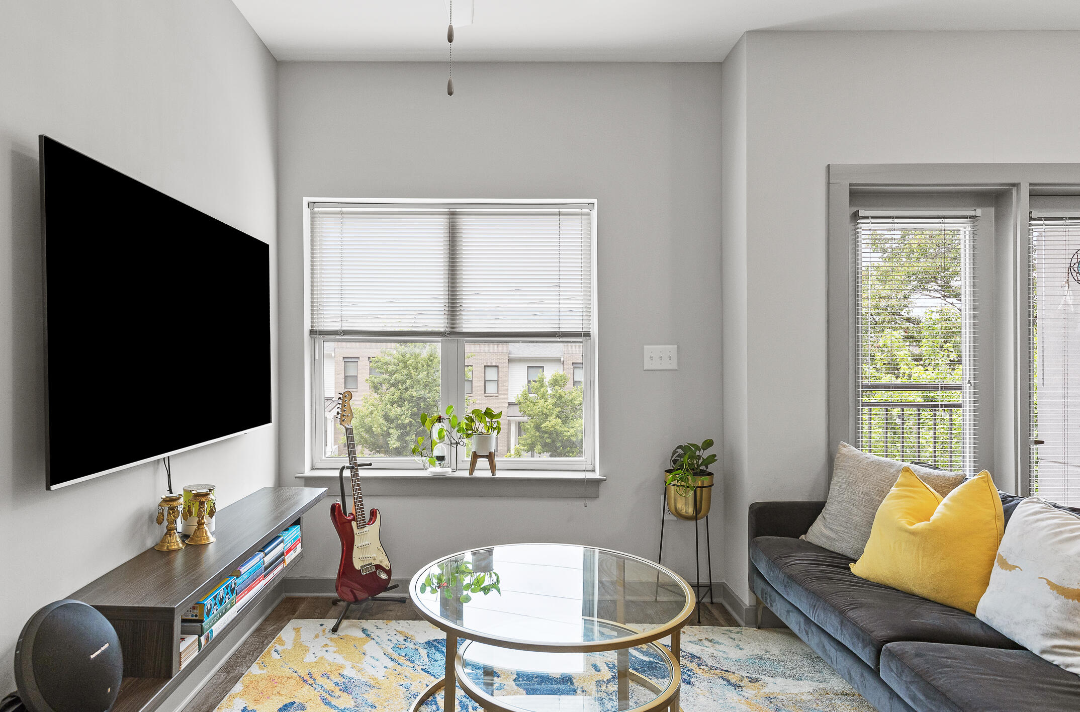 782 Riverfront Parkway, 216