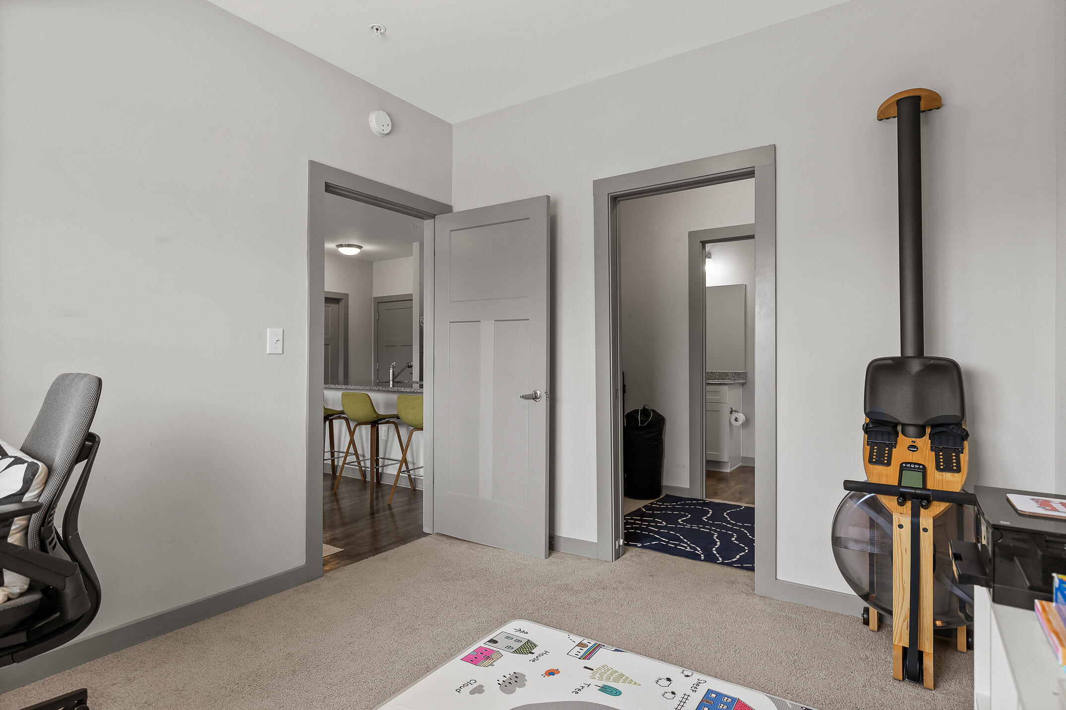 782 Riverfront Parkway, 216