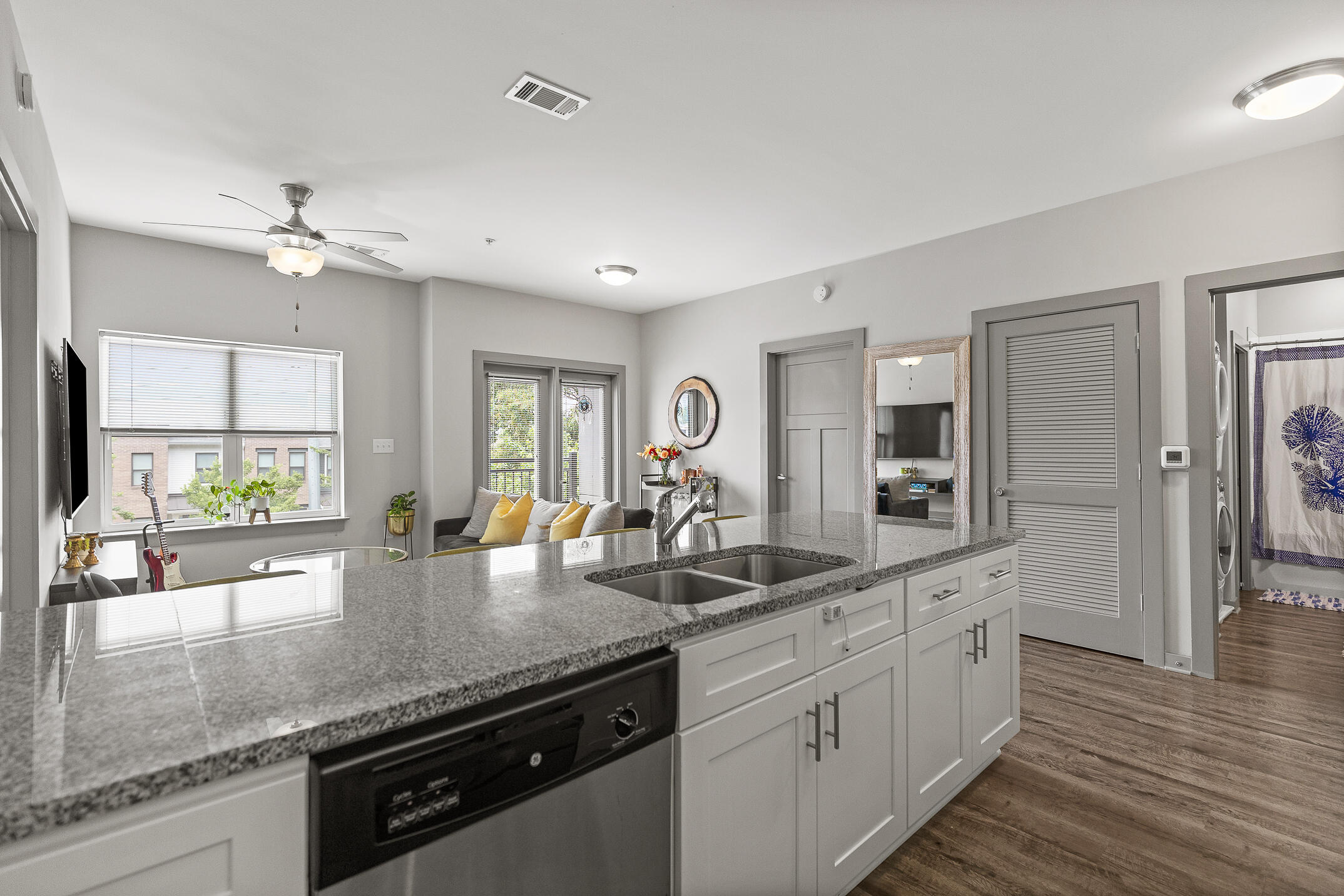 782 Riverfront Parkway, 216