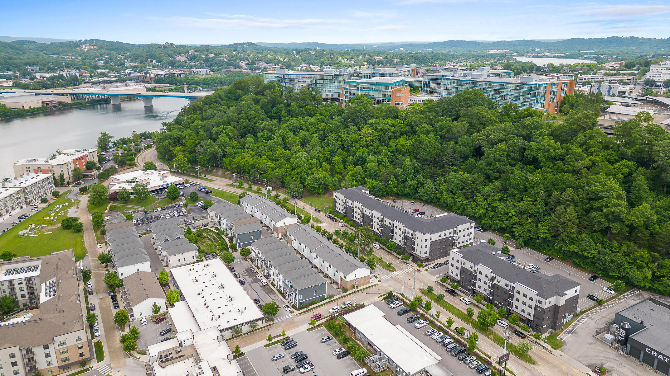 782 Riverfront Parkway, 216