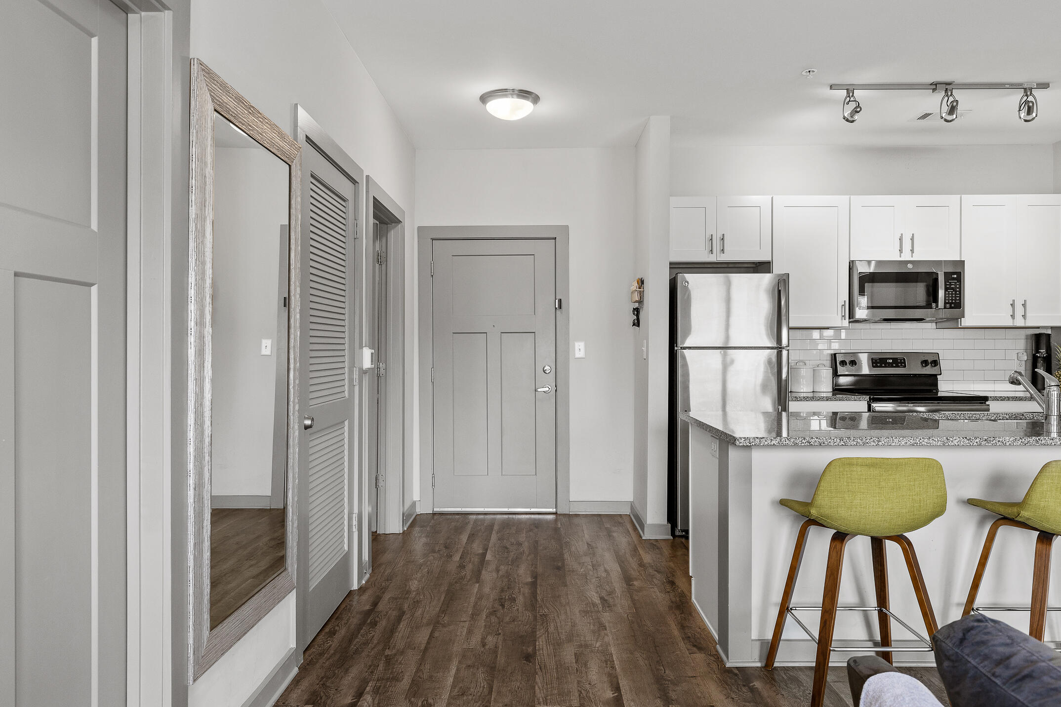 782 Riverfront Parkway, 216