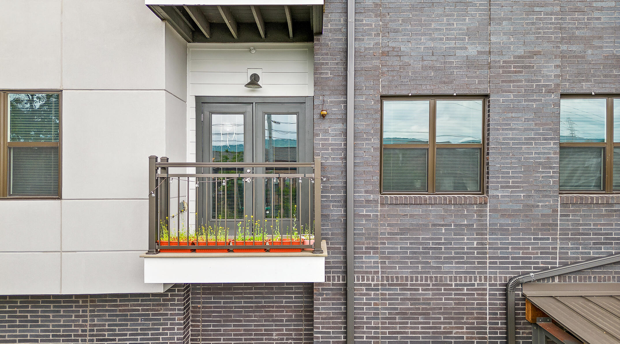 782 Riverfront Parkway, 216
