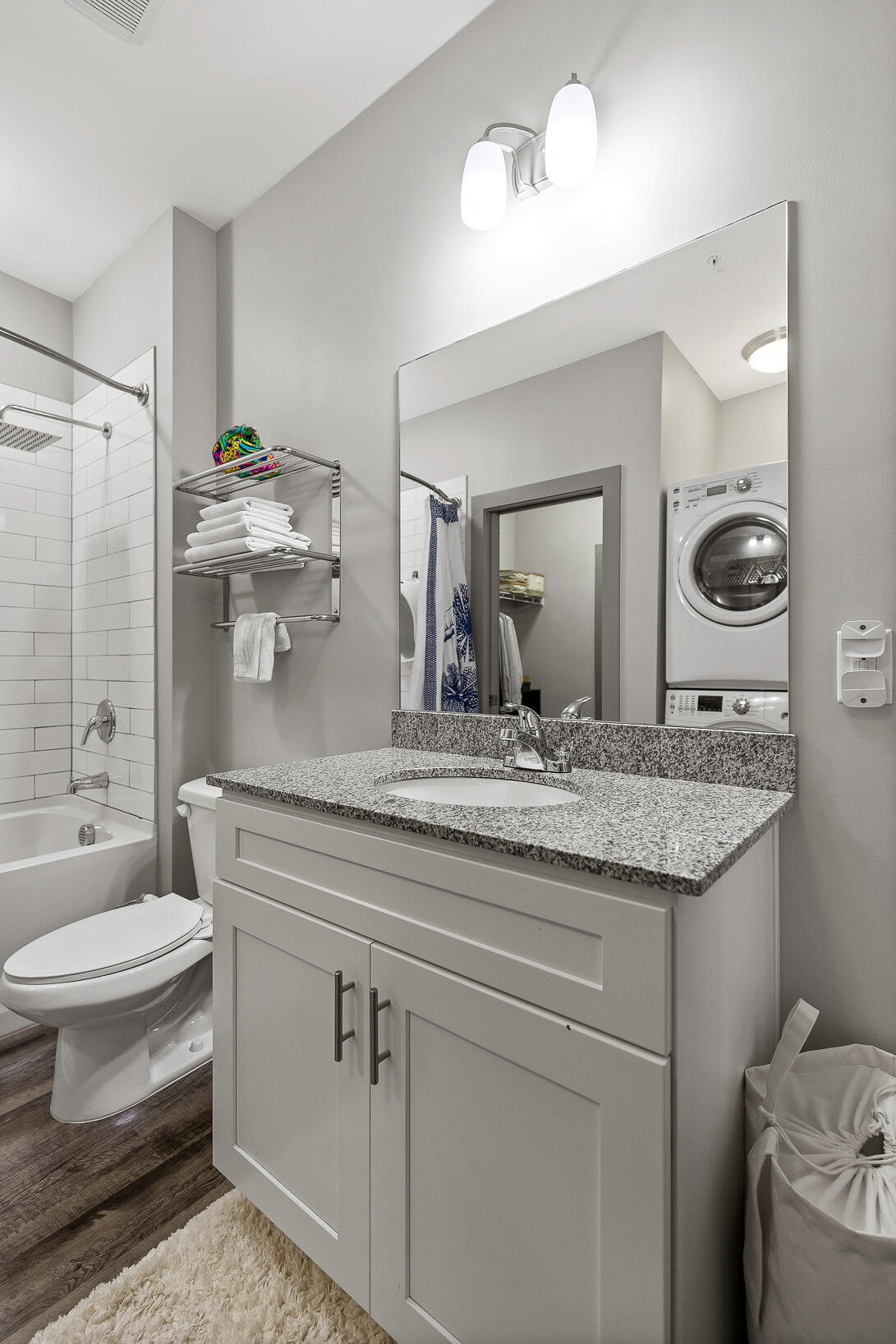 782 Riverfront Parkway, 216