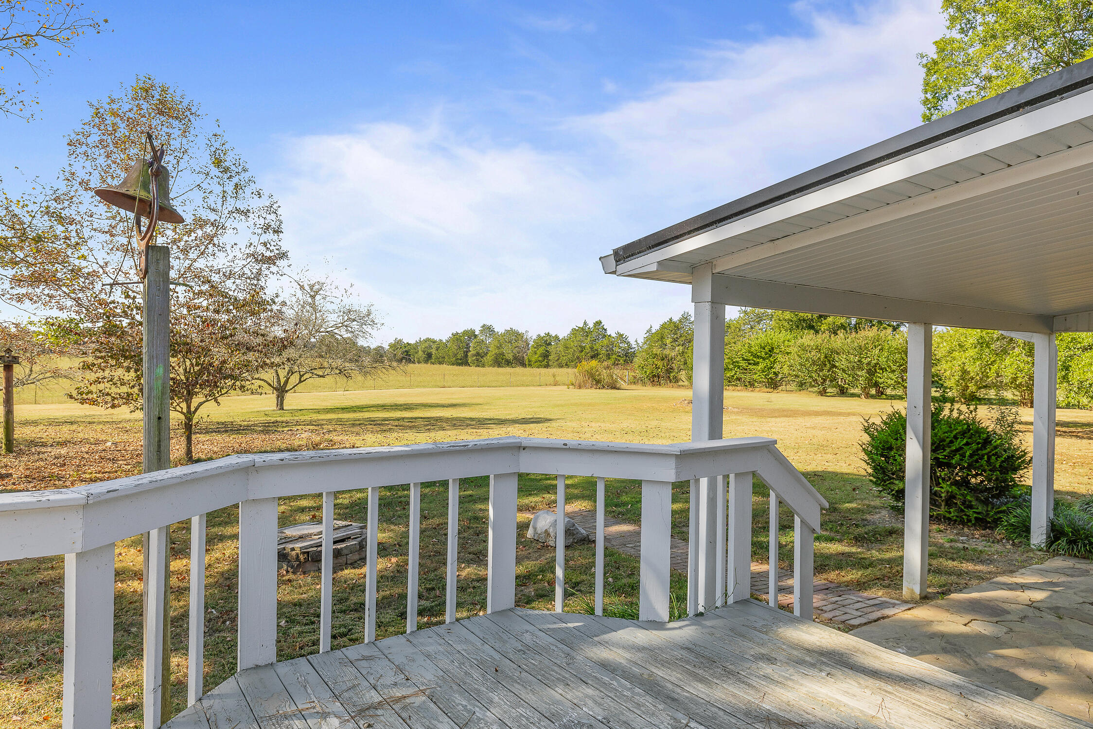 536 SE Ladd Springs Rd