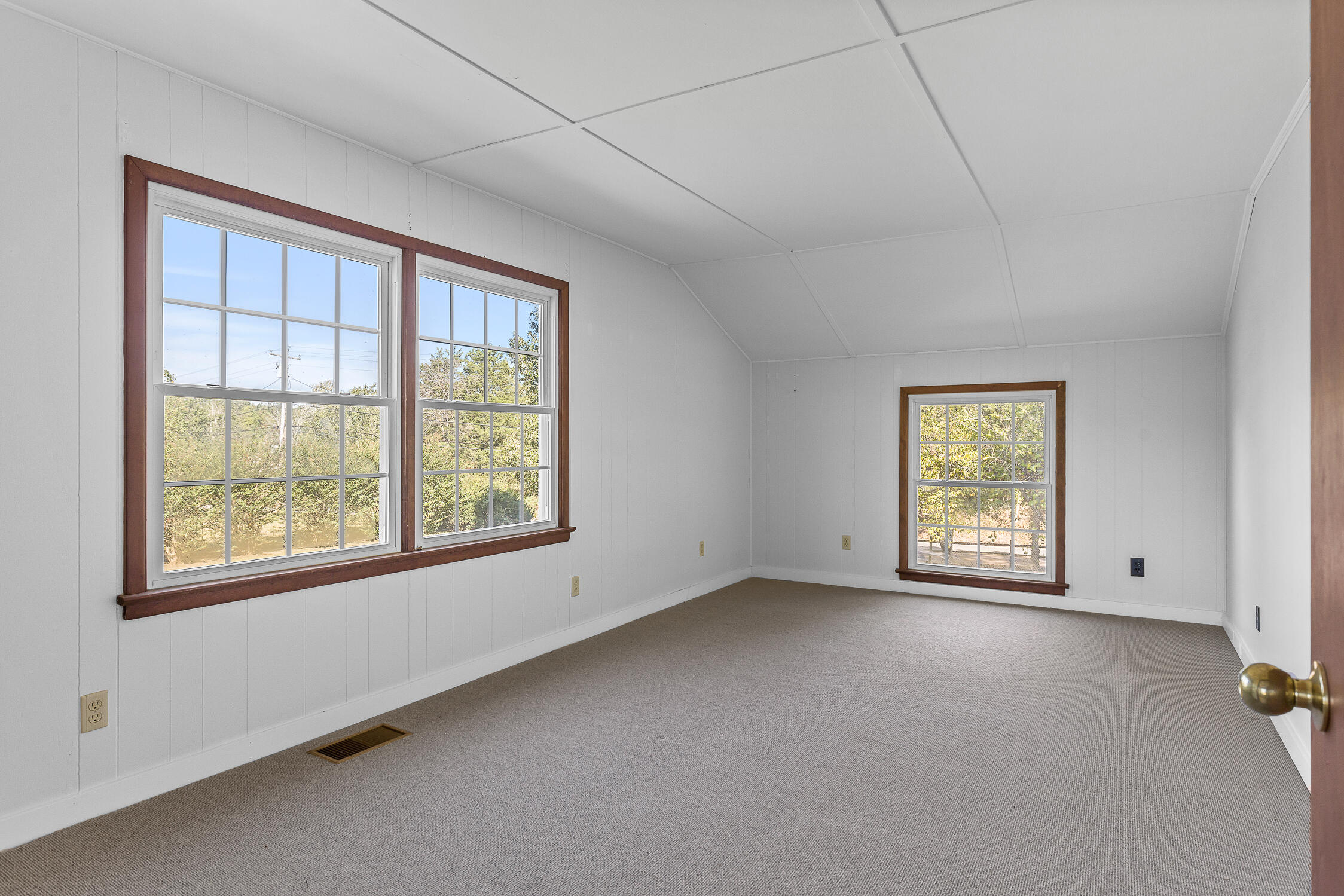 536 SE Ladd Springs Rd