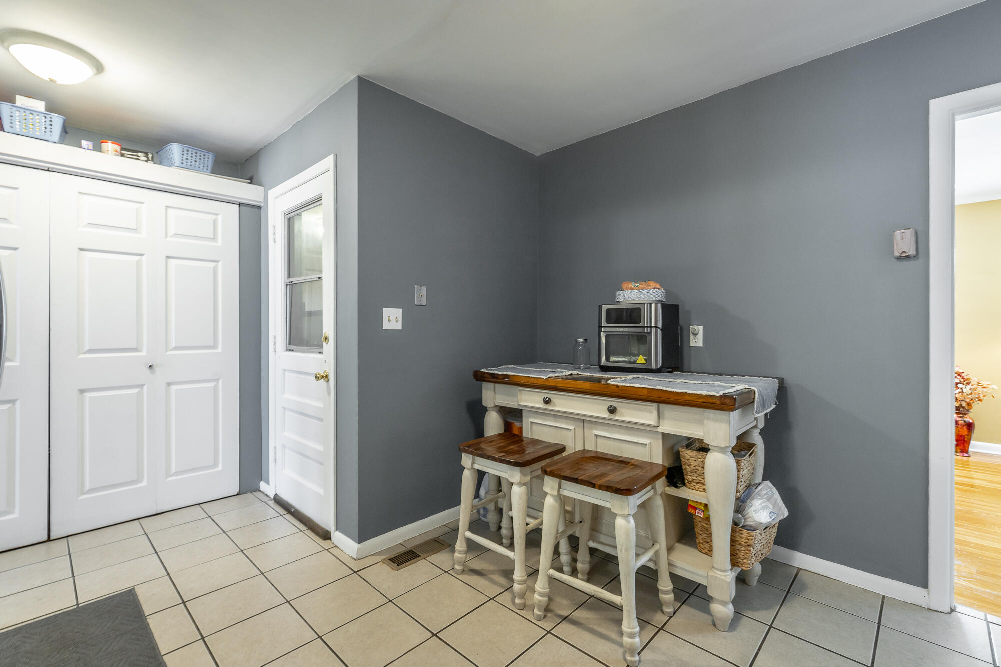 1703 Broadview Dr