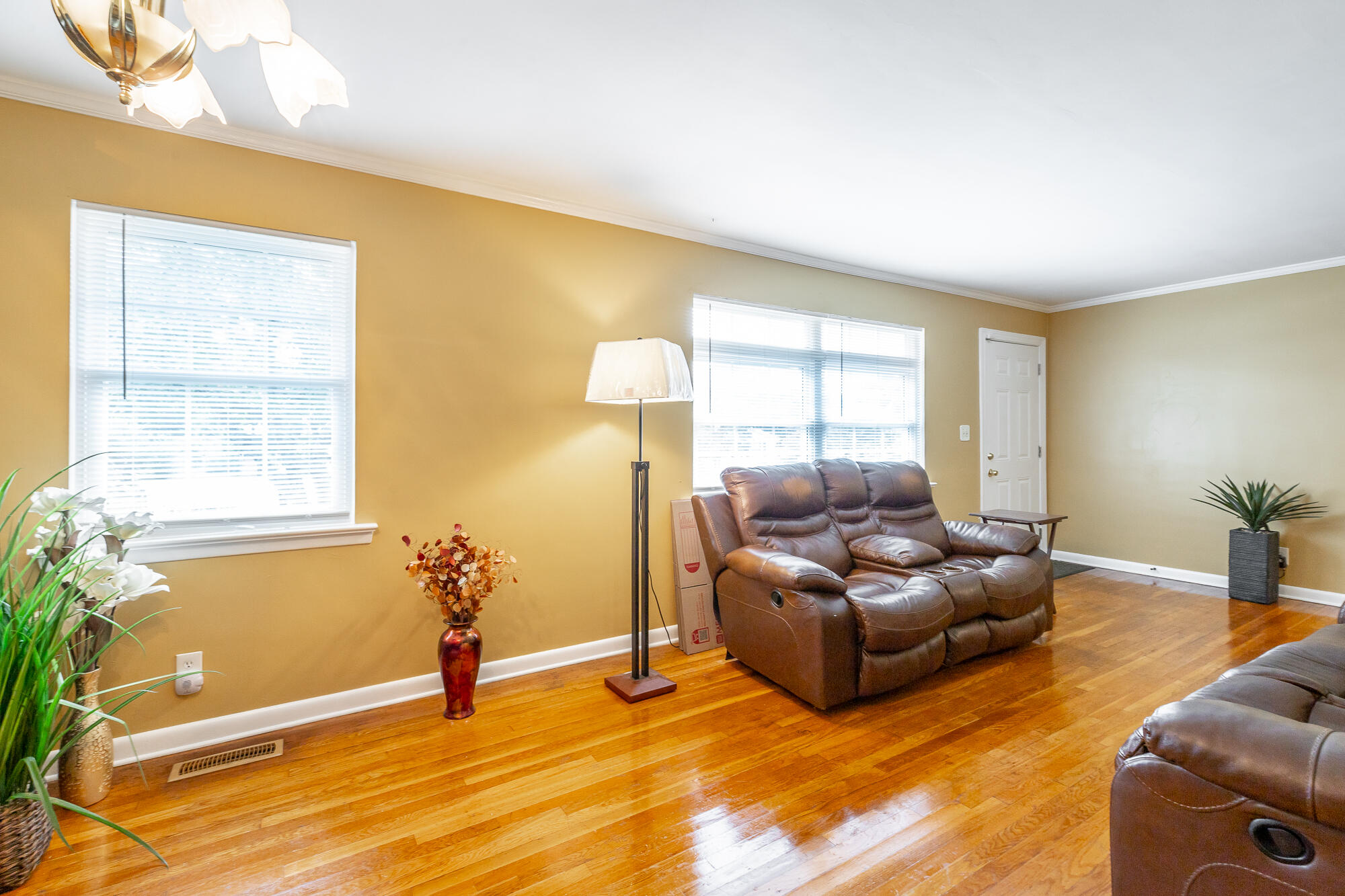 1703 Broadview Dr