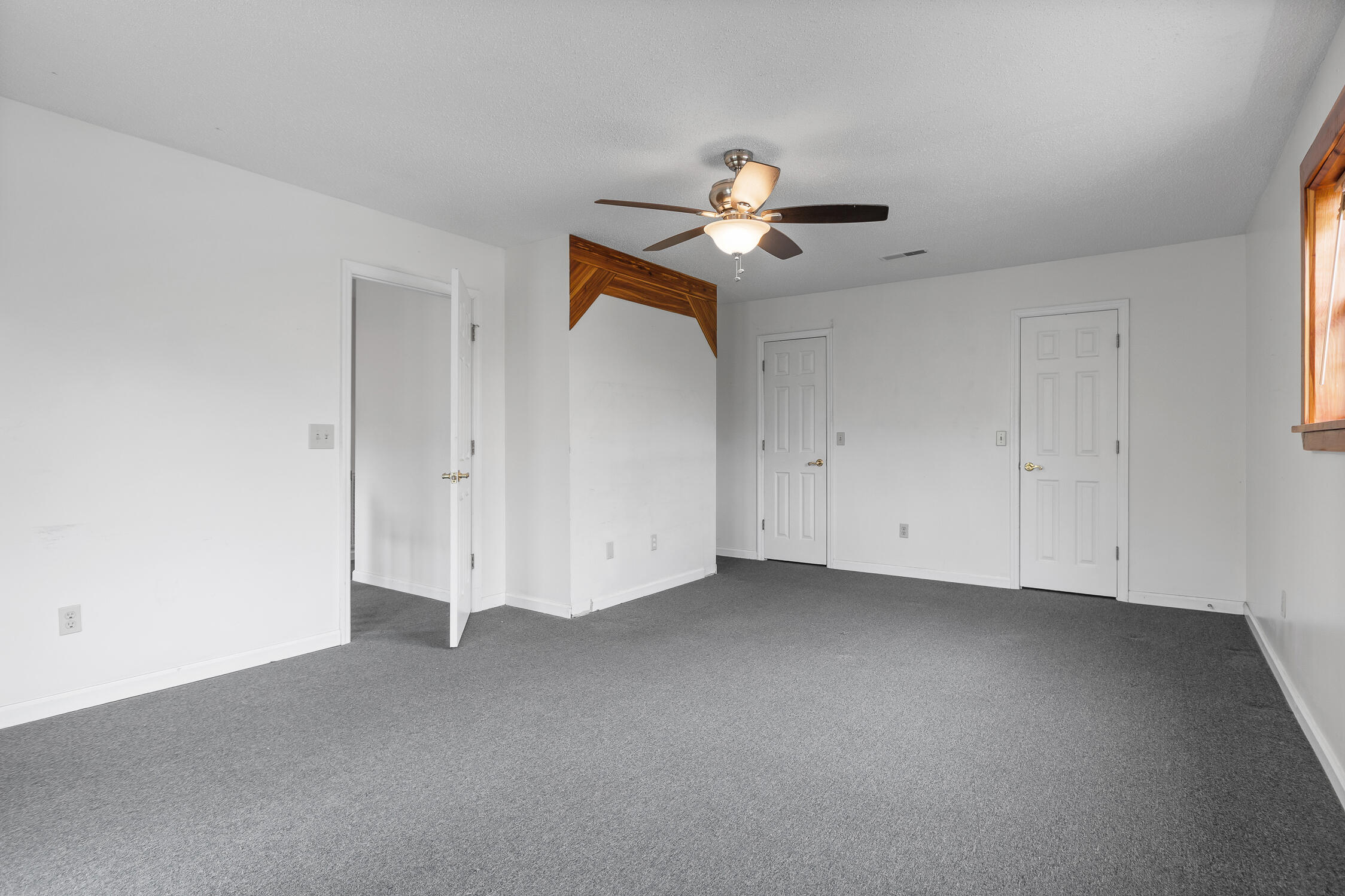 216 Pinecrest Drive
