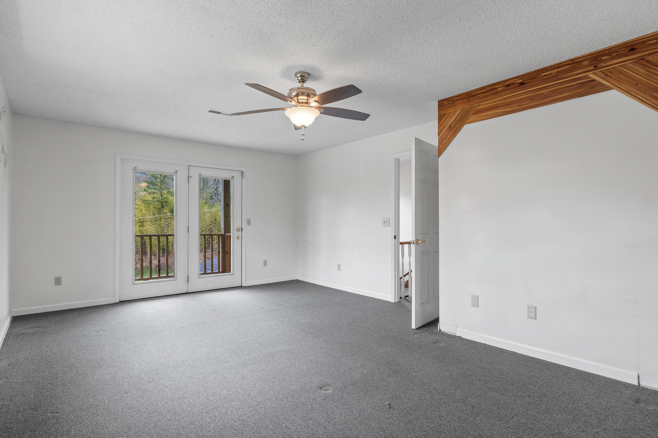 216 Pinecrest Drive