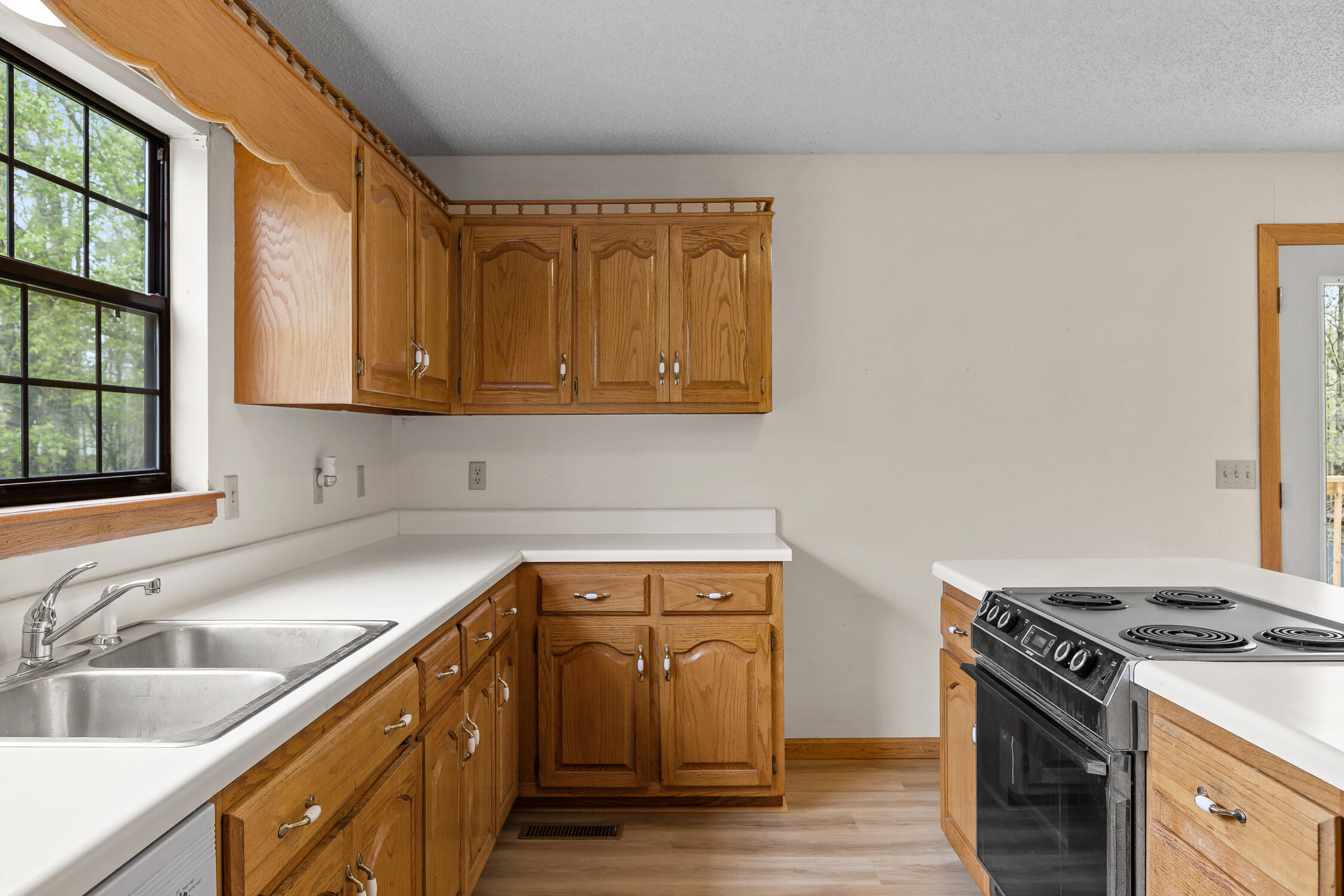 216 Pinecrest Drive